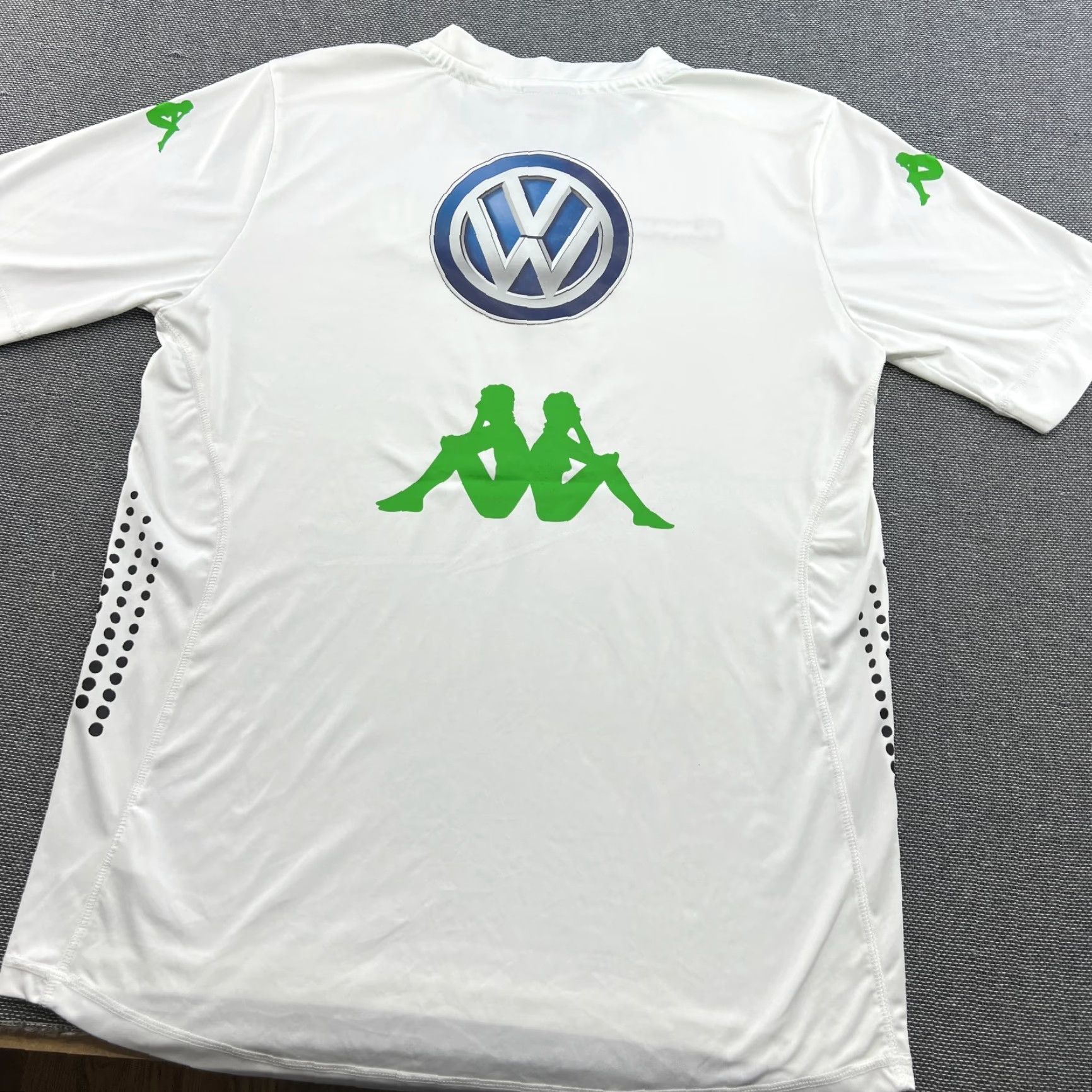 Kappa Kappa VFL Wolfsburg 2014 2015 Training Jersey Football Mens L White Short Sleeve Pullover Round Neck Moisture Wicking Quick Dry Sports Jersey Mens Size US L / EU 52-54 / 3 - 7 Thumbnail
