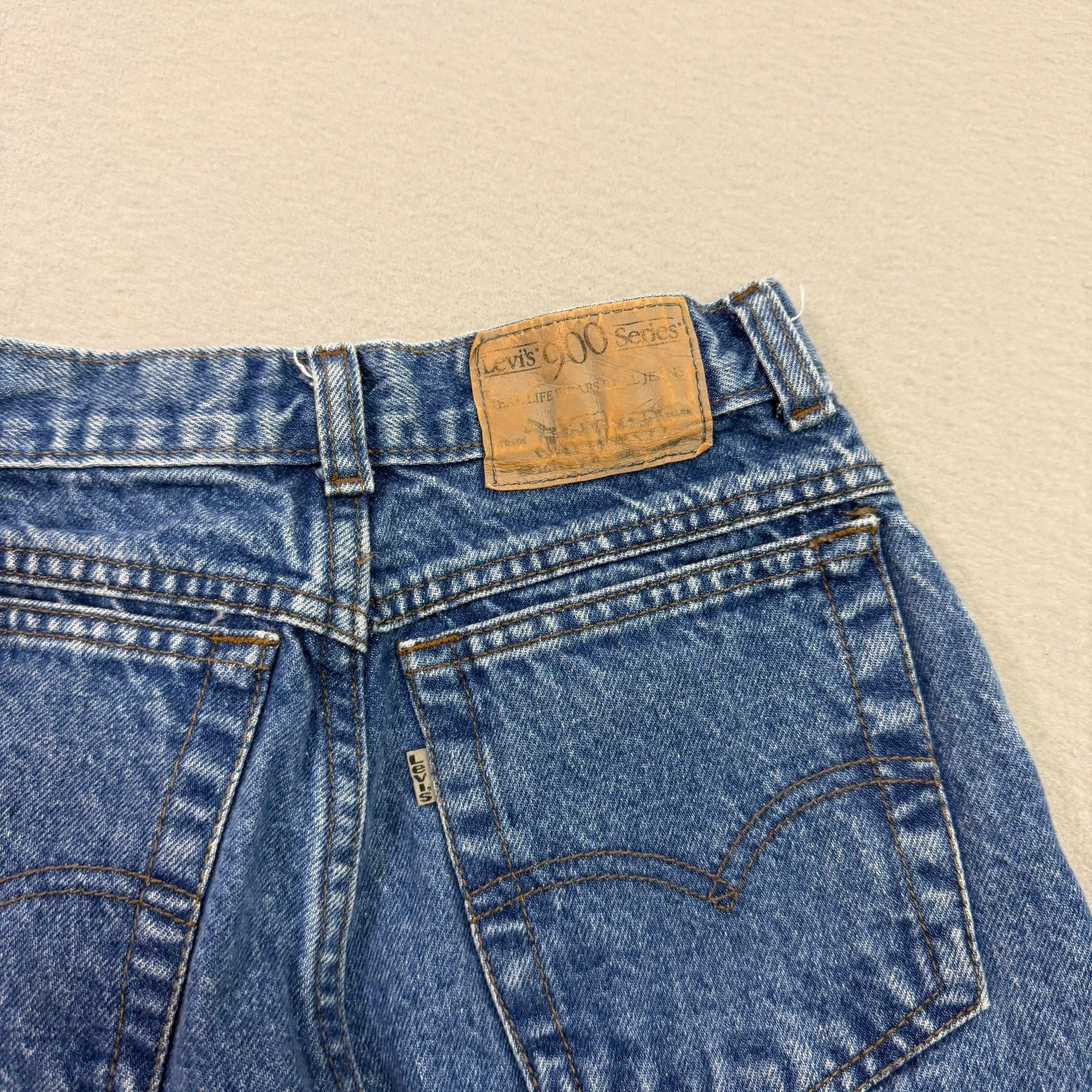 Vintage Vintage Levis 900 Jeans Women's 7 (24x33) Blue Mom High Rise Size 24" / US 00 / IT 34 - 6 Thumbnail