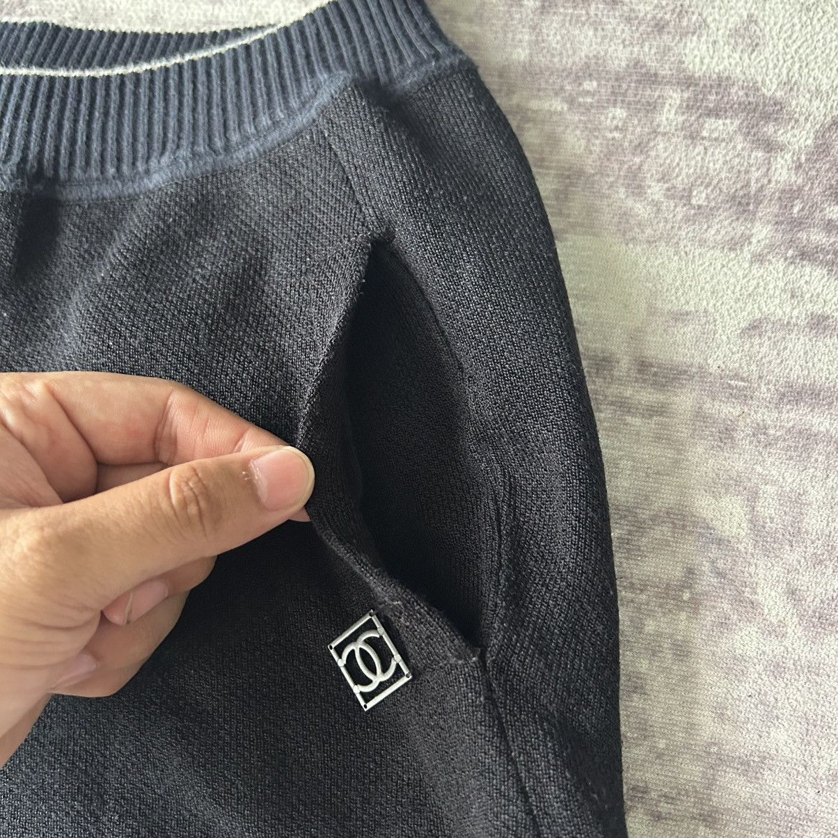 Chanel Chanel Logo Short Pants Size 28" / US 6 / IT 42 - 8 Thumbnail