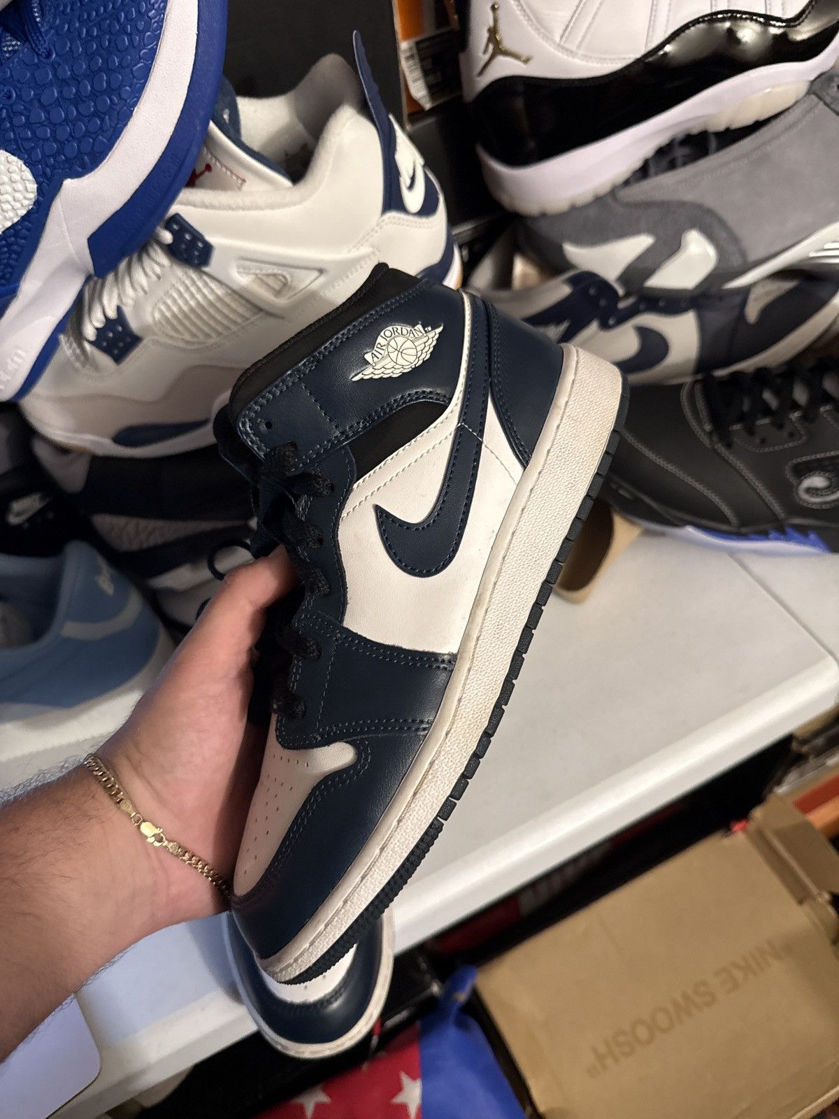 Jordan Brand Jordan retro 1 mid navy size 6y Size US 6 / EU 39 - 6 Thumbnail
