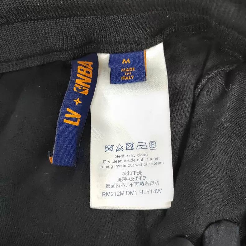 Louis Vuitton Louis Vuitton size m NBA black jacquard printed leather log Size US 28 / EU 44 - 6 Thumbnail