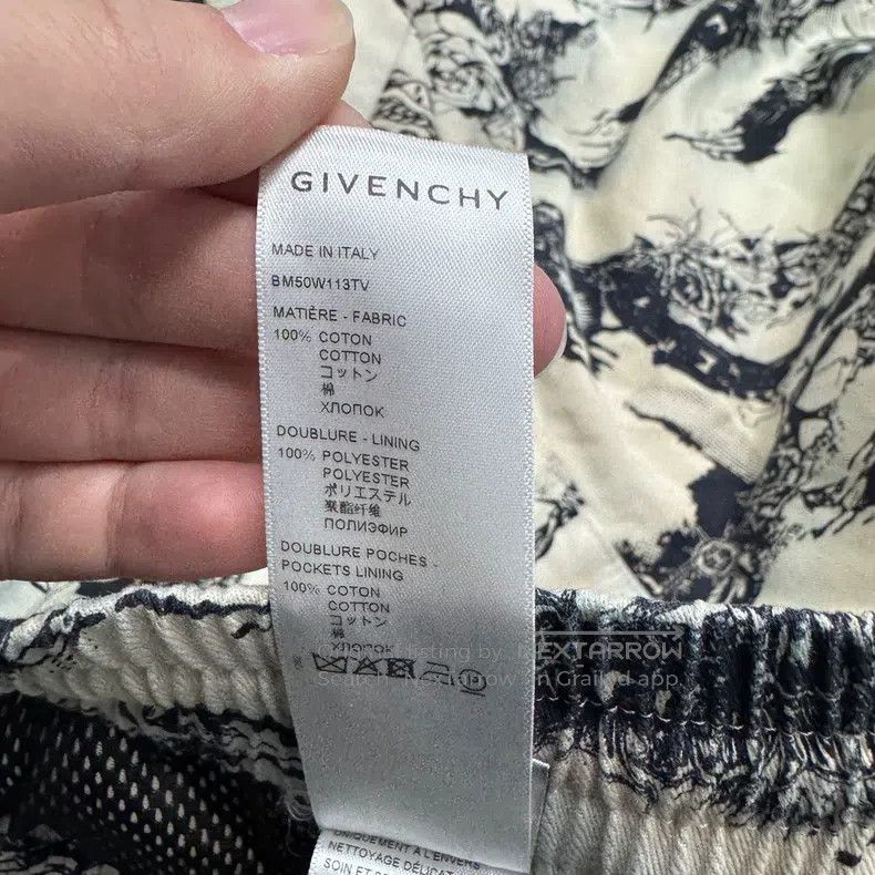 Givenchy Givenchy Size40 Gothic Full Print Shorts Size US 29 - 5 Thumbnail