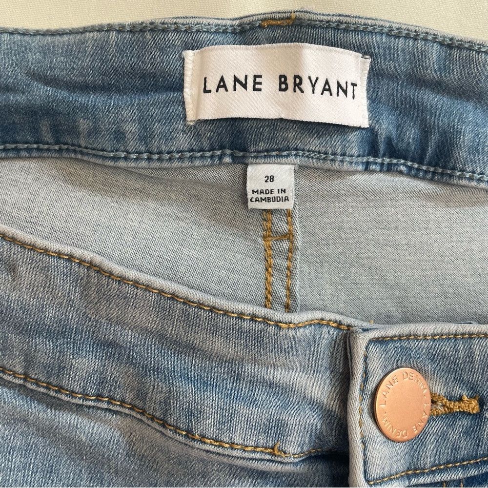 Other NWT New Lane Bryant Signature Fit Pedal Light Wash Jean Siz Size 42" / US 20 - 5 Thumbnail