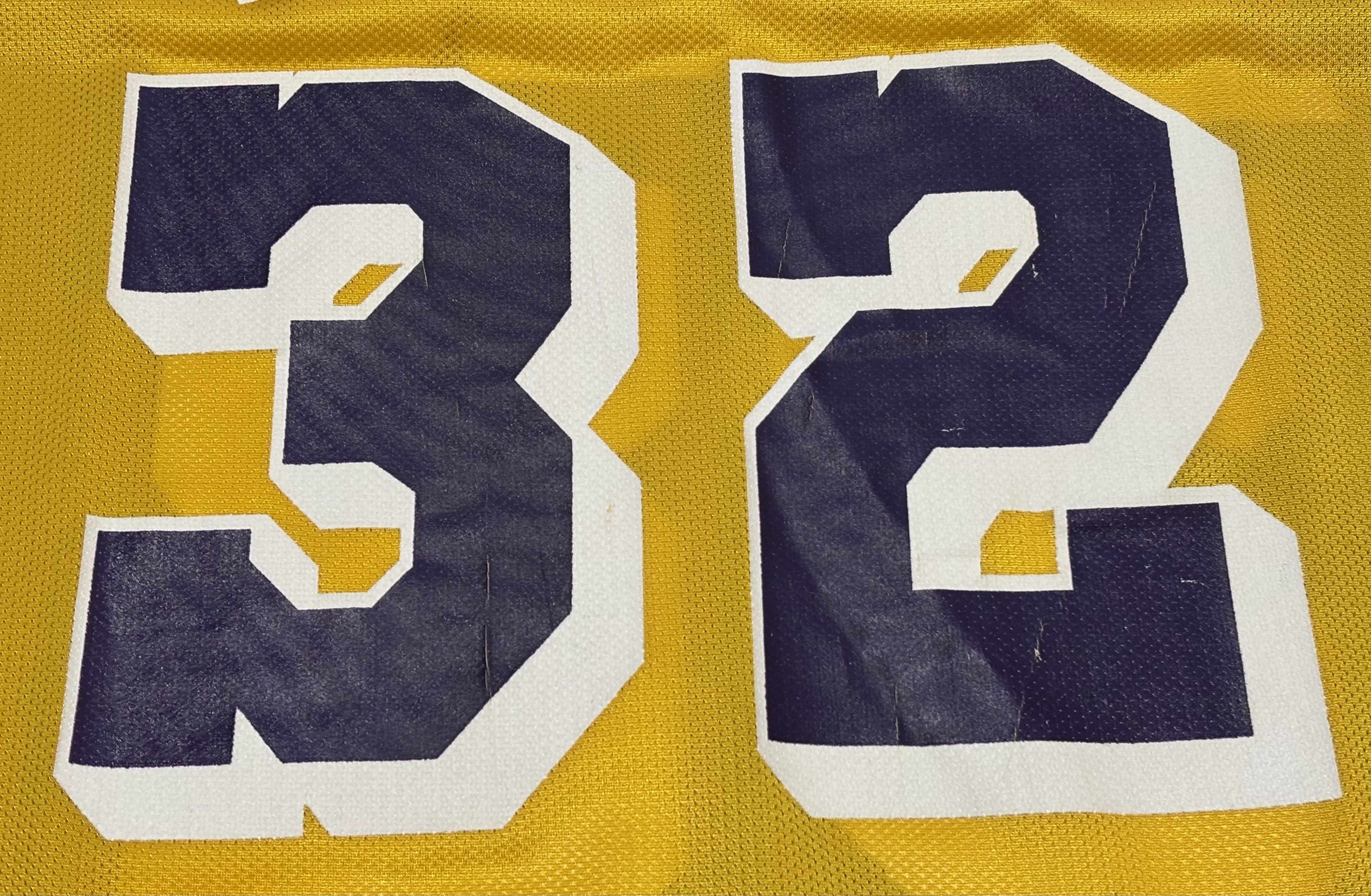 Champion Los Angeles Lakers 90s Johnson #32 Champion Basketball Size US XL / EU 56 / 4 - 16 Thumbnail