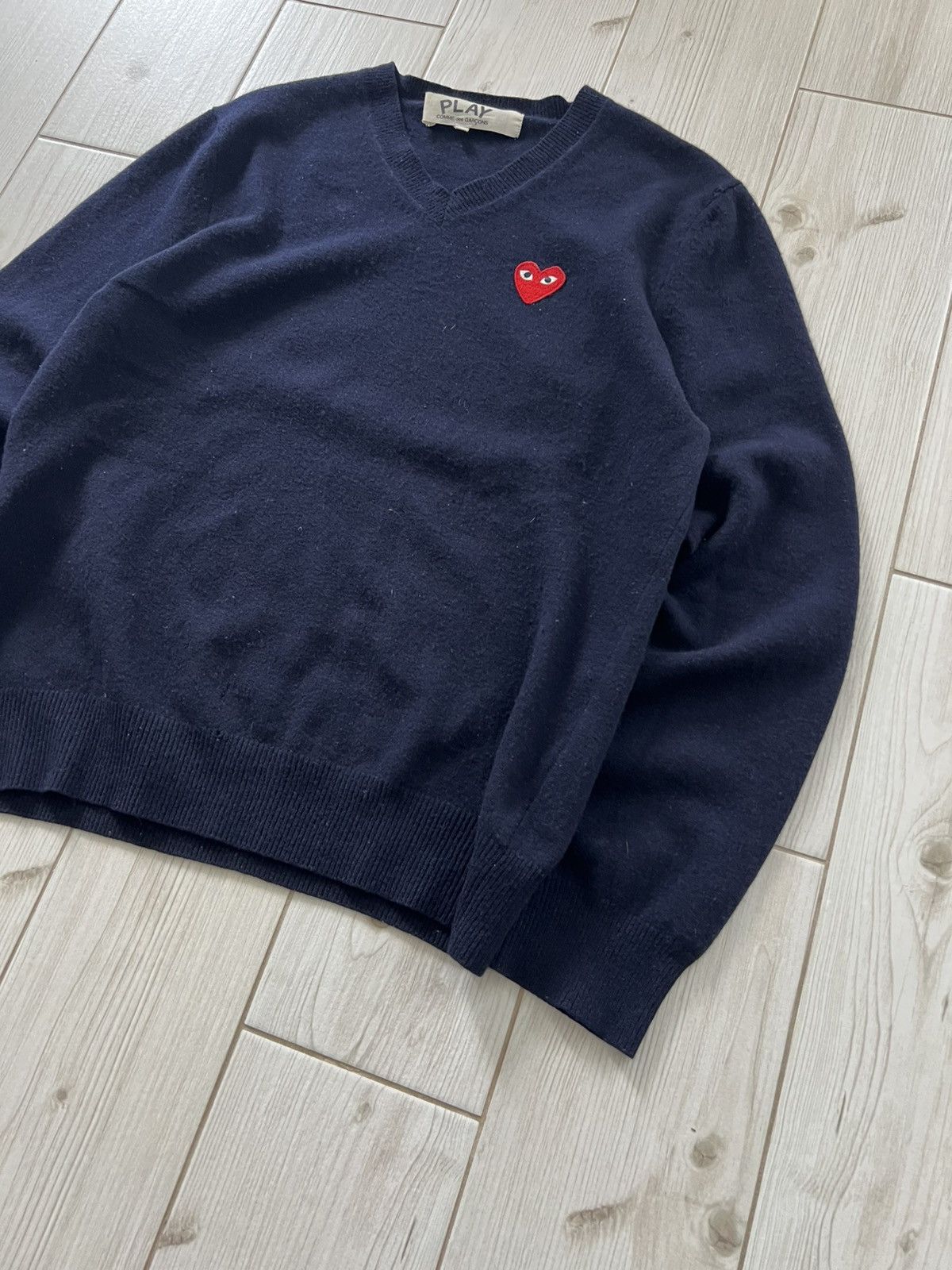 Comme des Garcons Comme des Garçons Blue PLAY V-neck Sweater Japan Medium Size US M / EU 48-50 / 2 - 8 Thumbnail