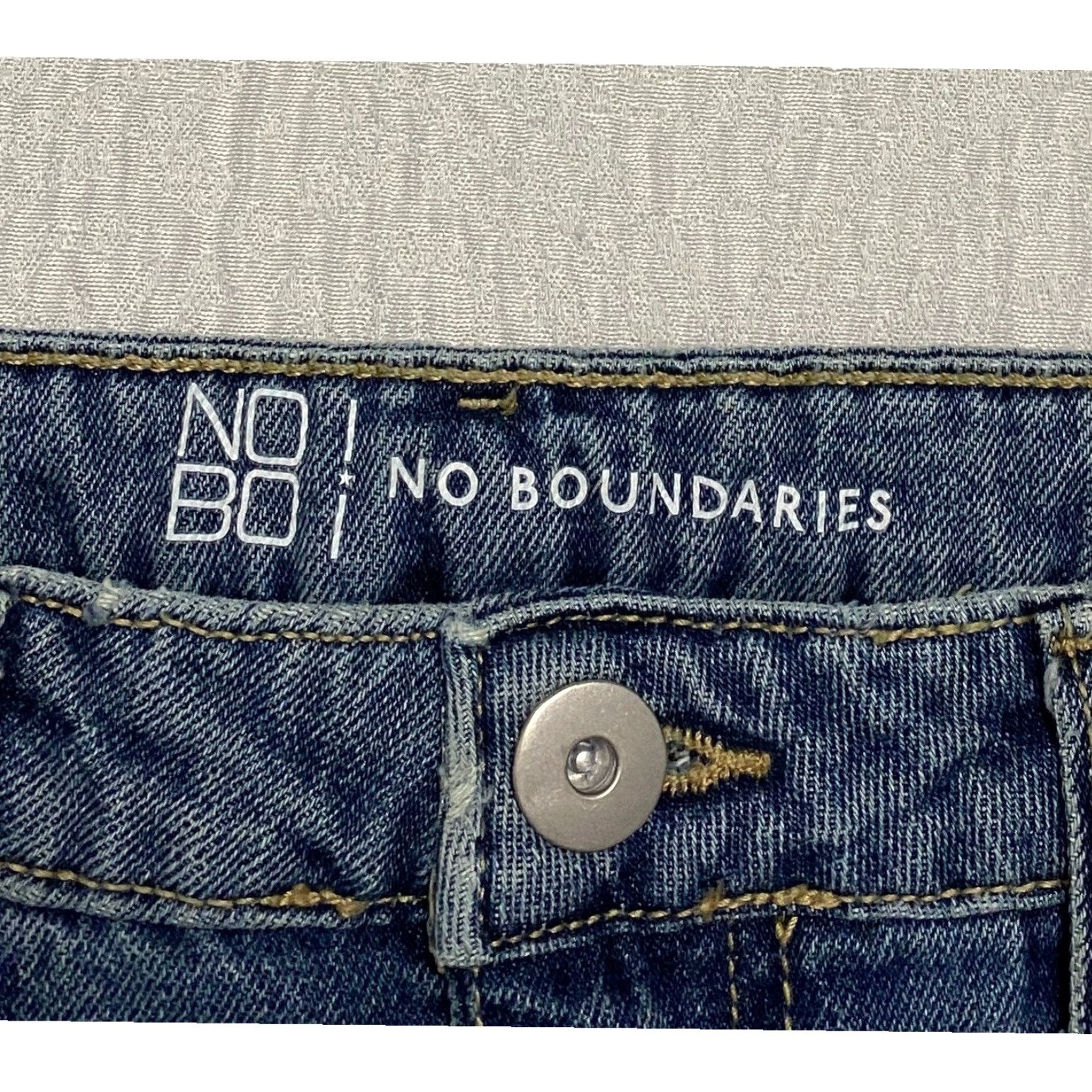 Vintage No Boundaries Jeans Distressed patched NY Crew Blue 11 Juniors Women Mom High Rise 90s Logo Embroidered 5-Pocket Denim Cotton Size 32" / US 10 / IT 46 - 4 Thumbnail