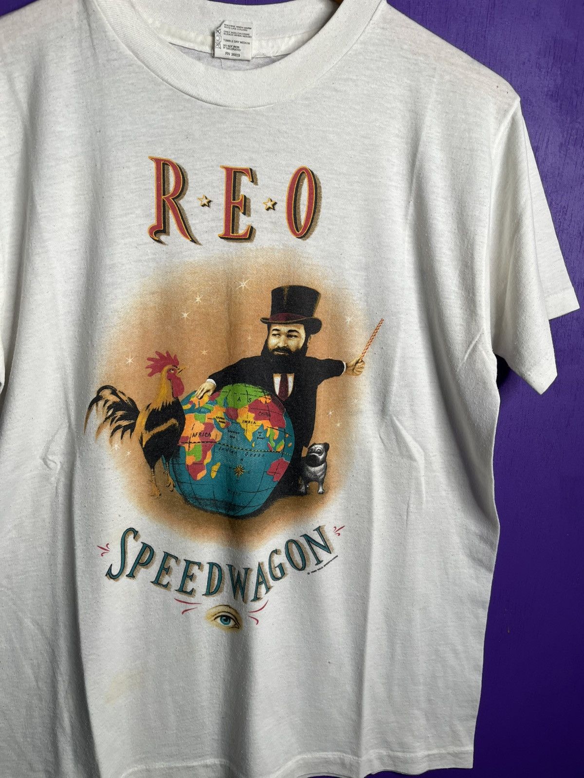 Band Tees × Vintage Vintage 1990 REO Speedwagon the earth and a chicken tour tee Size US M / EU 48-50 / 2 - 3 Thumbnail