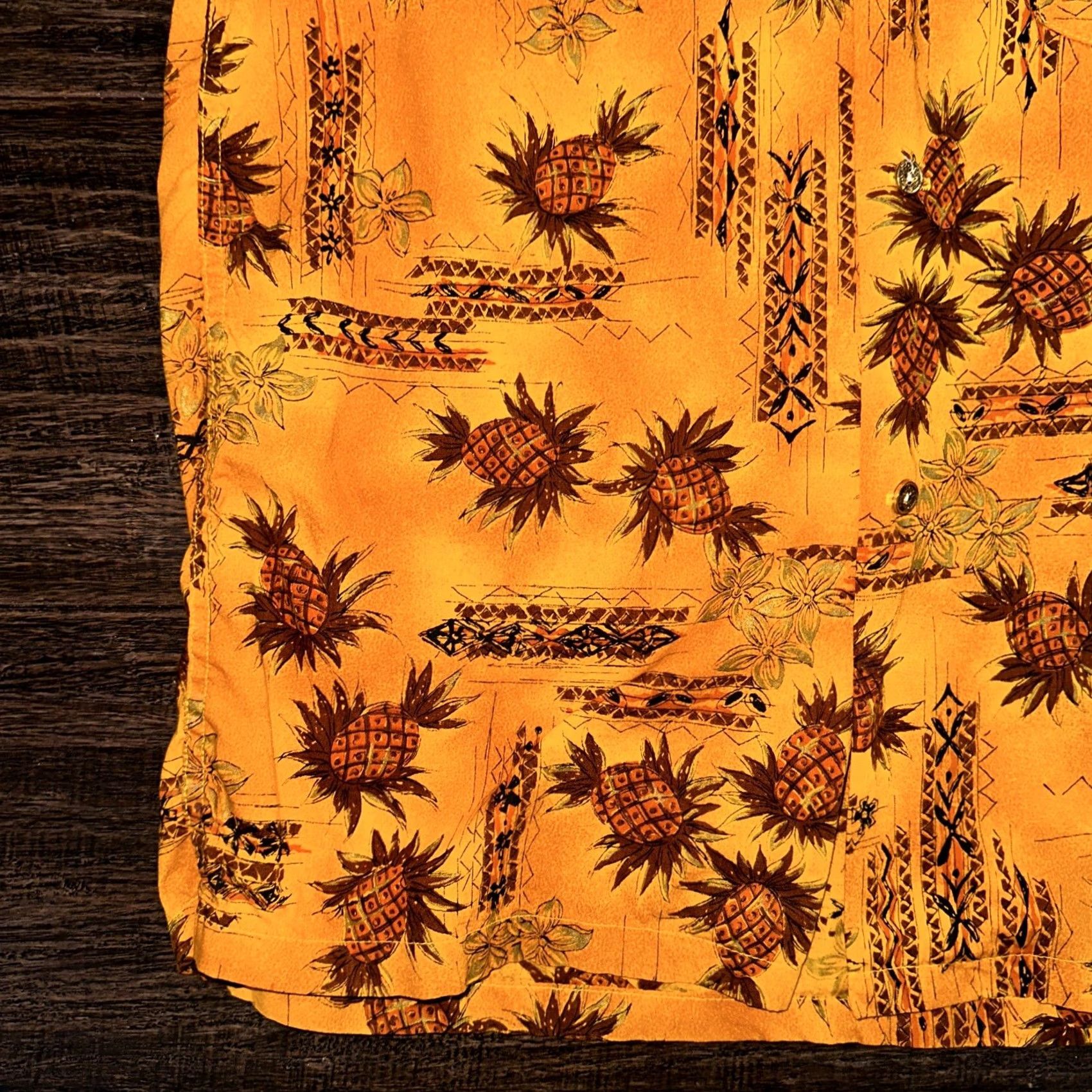 Vintage VINTAGE Made In Hawaii Aloha Shirt Mens S Short Sleeve Metal Button Pineapple Print Orange Shirts Mens Size US S / EU 44-46 / 1 - 6 Thumbnail