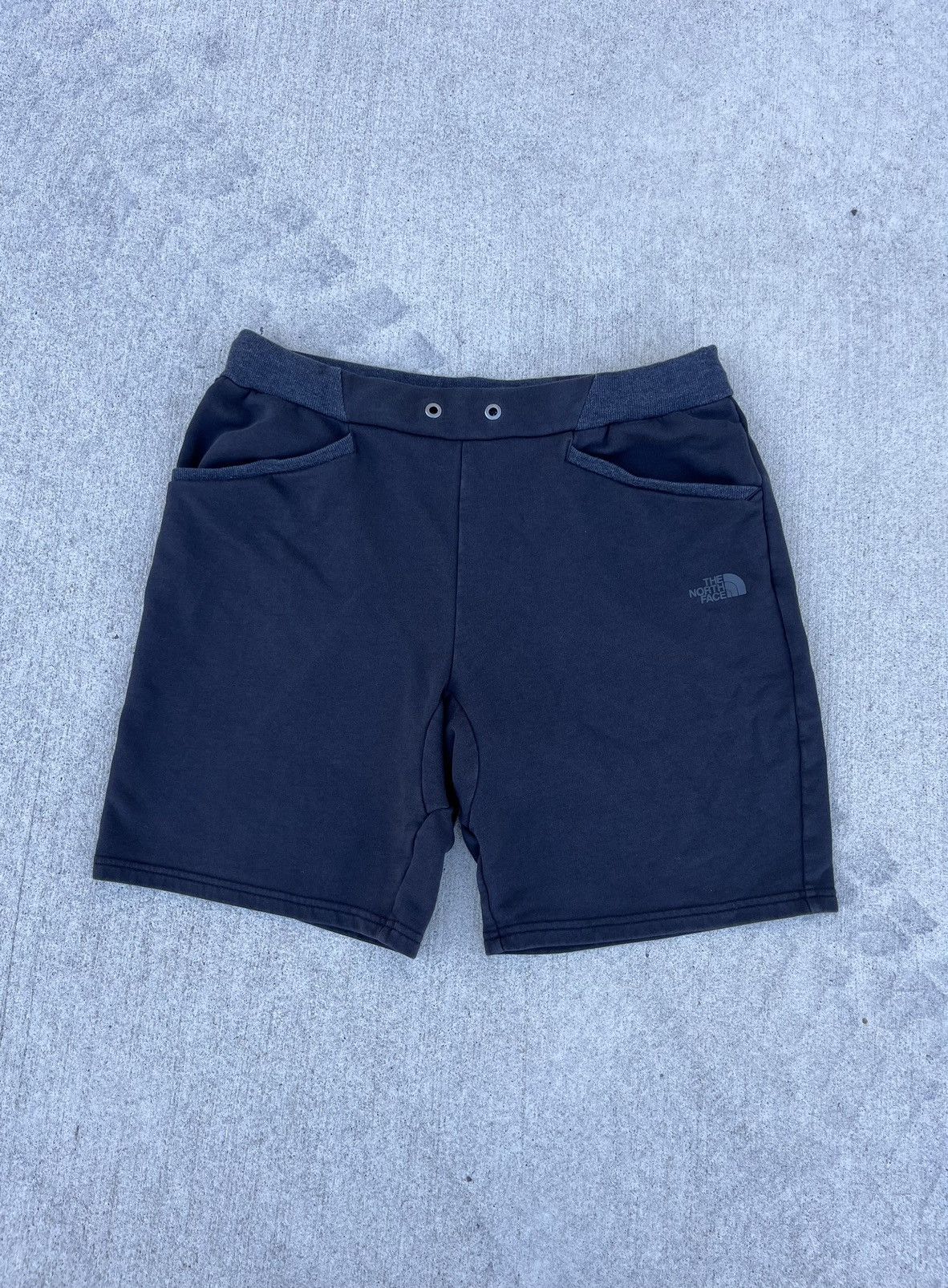 The North Face The North Face Shorts Size US 34 / EU 50 - 1 Thumbnail