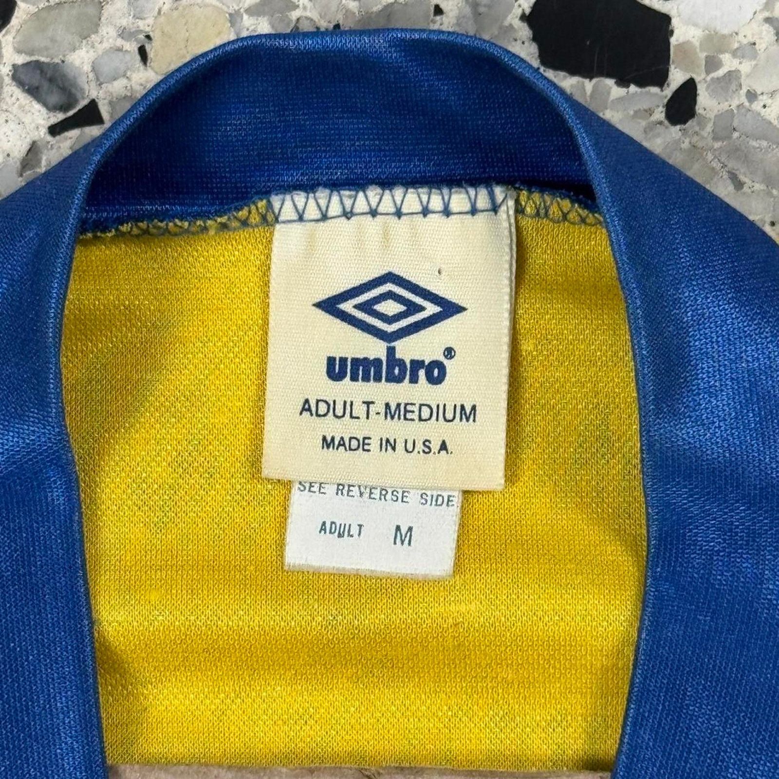 Umbro × Vintage VINTAGE 80S 90S UMBRO POLYESTER ATLETICO JUVENIL 5 JERSEY: Size US M / EU 48-50 / 2 - 4 Thumbnail