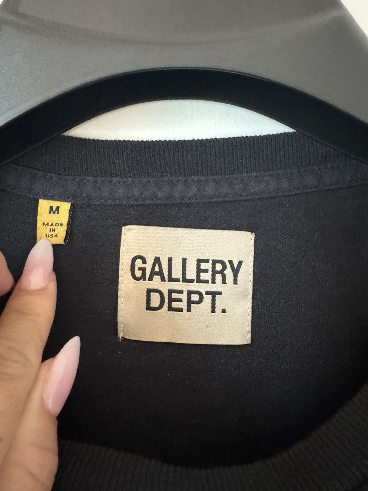 Gallery Dept. Gallery Dept. “Dépt. de la Galerie” Logo Tee size M Size US M / EU 48-50 / 2 - 4 Thumbnail