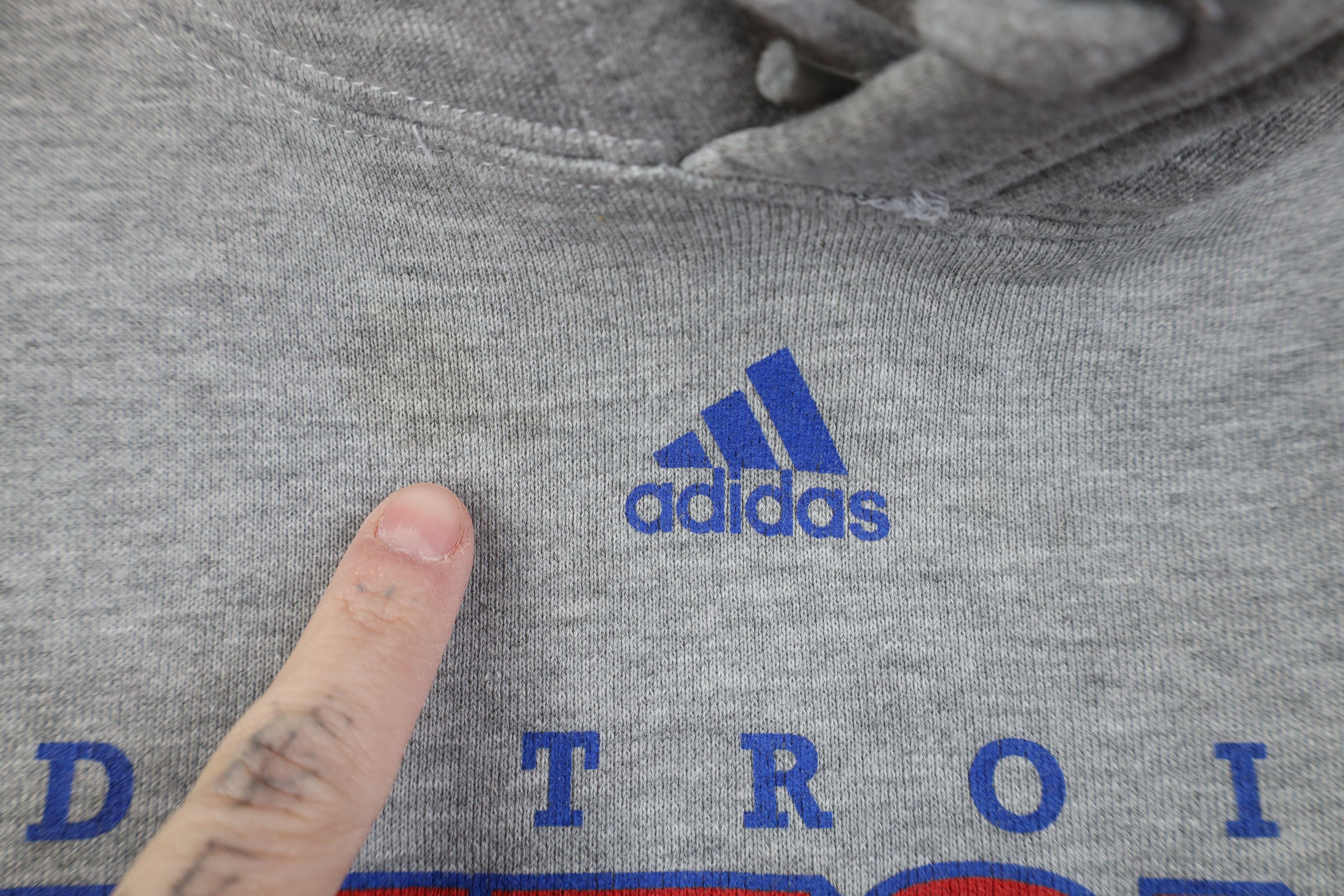 Adidas Vintage Adidas Detroit Pistons Basketball Hoodie Sweatshirt Size US XXL / EU 58 / 5 - 5 Thumbnail