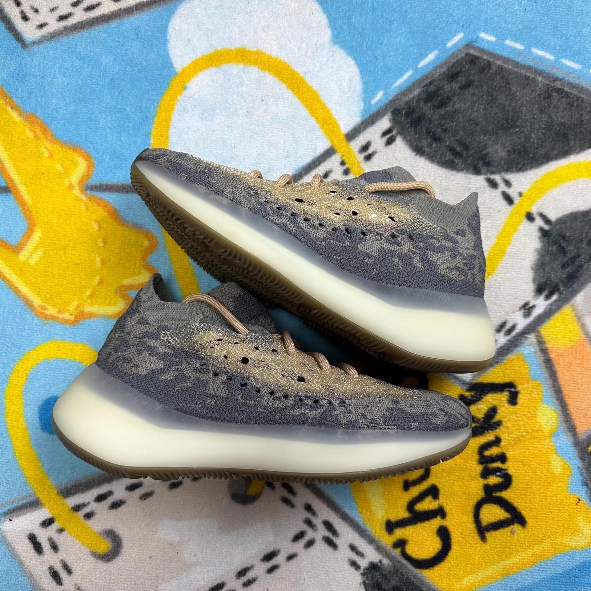 Yeezy YEEZY 380 Brown Ｑ20 Size US 5.5 / EU 38 - 7 Thumbnail