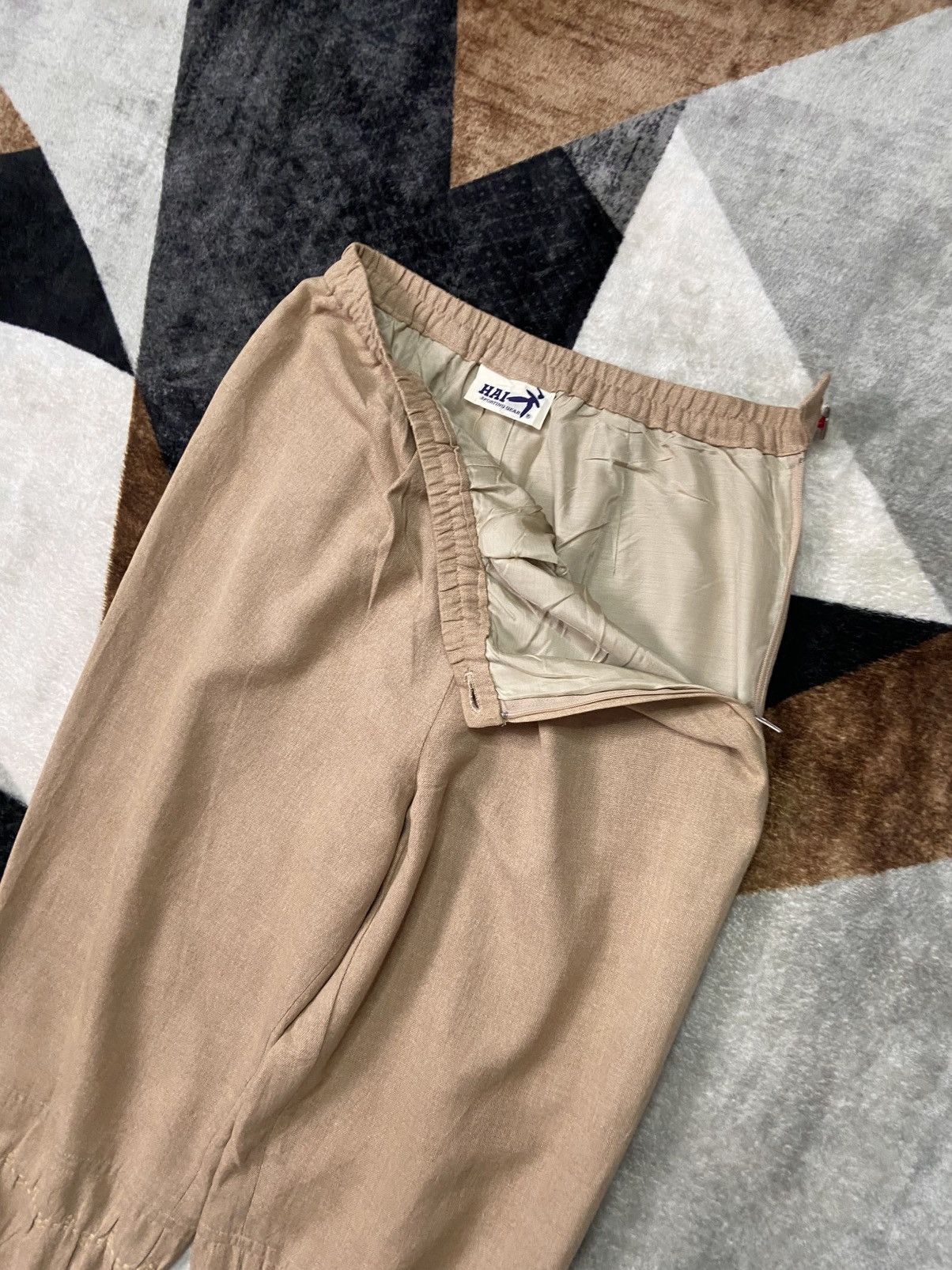 Hai Sporting Gear Issey Miyake HAI Sporting Gear Smocked Utility Pants 1980s Size 24" / US 00 / IT 34 - 4 Thumbnail