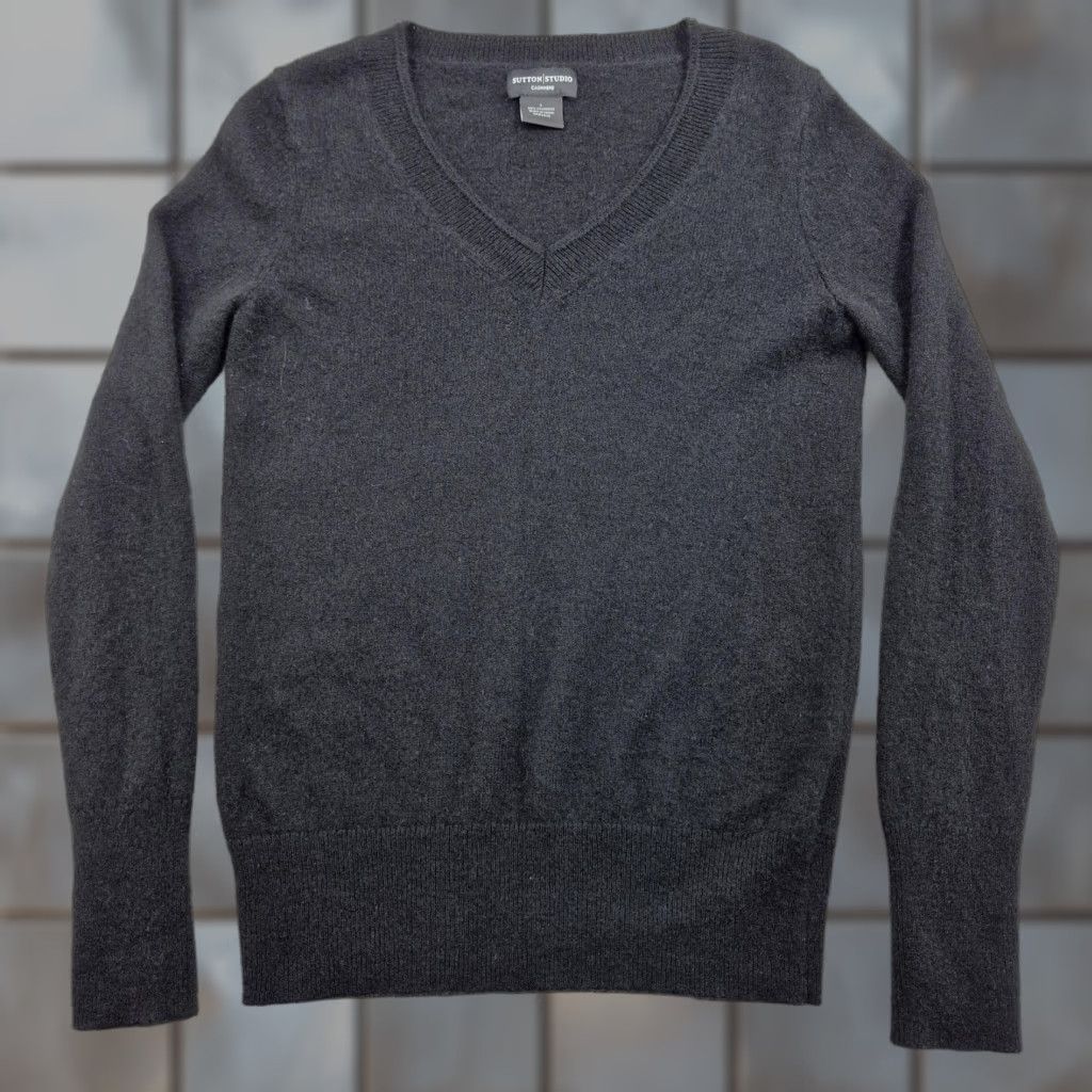 Vintage Sutton Studio Sweater Womens Small 100% Cashmere V-Neck Black Pullover Knit Tight-Knit Raglan Sleeve Casual Size S / US 4 / IT 40 - 1 Thumbnail