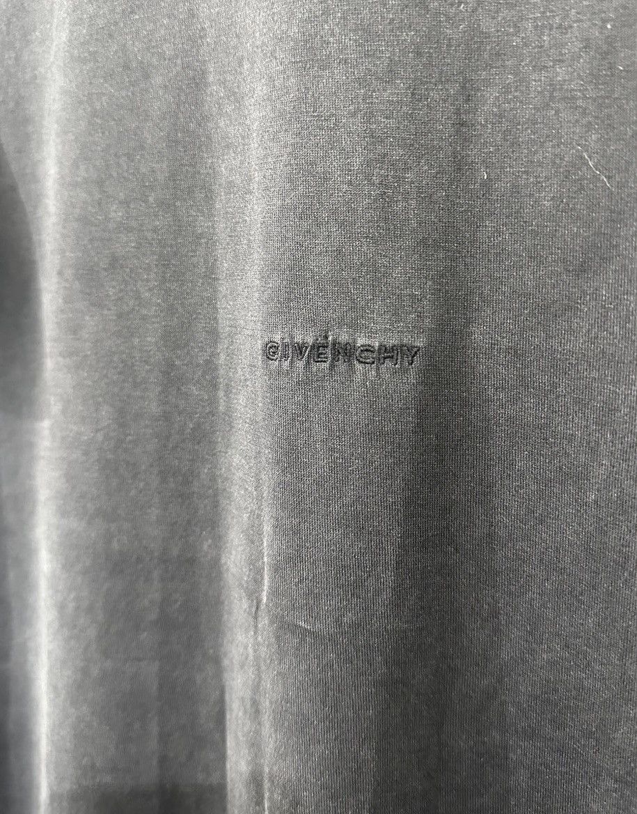 Givenchy Givenchy Chito T-Shirt Size M Size US M / EU 48-50 / 2 - 8 Thumbnail