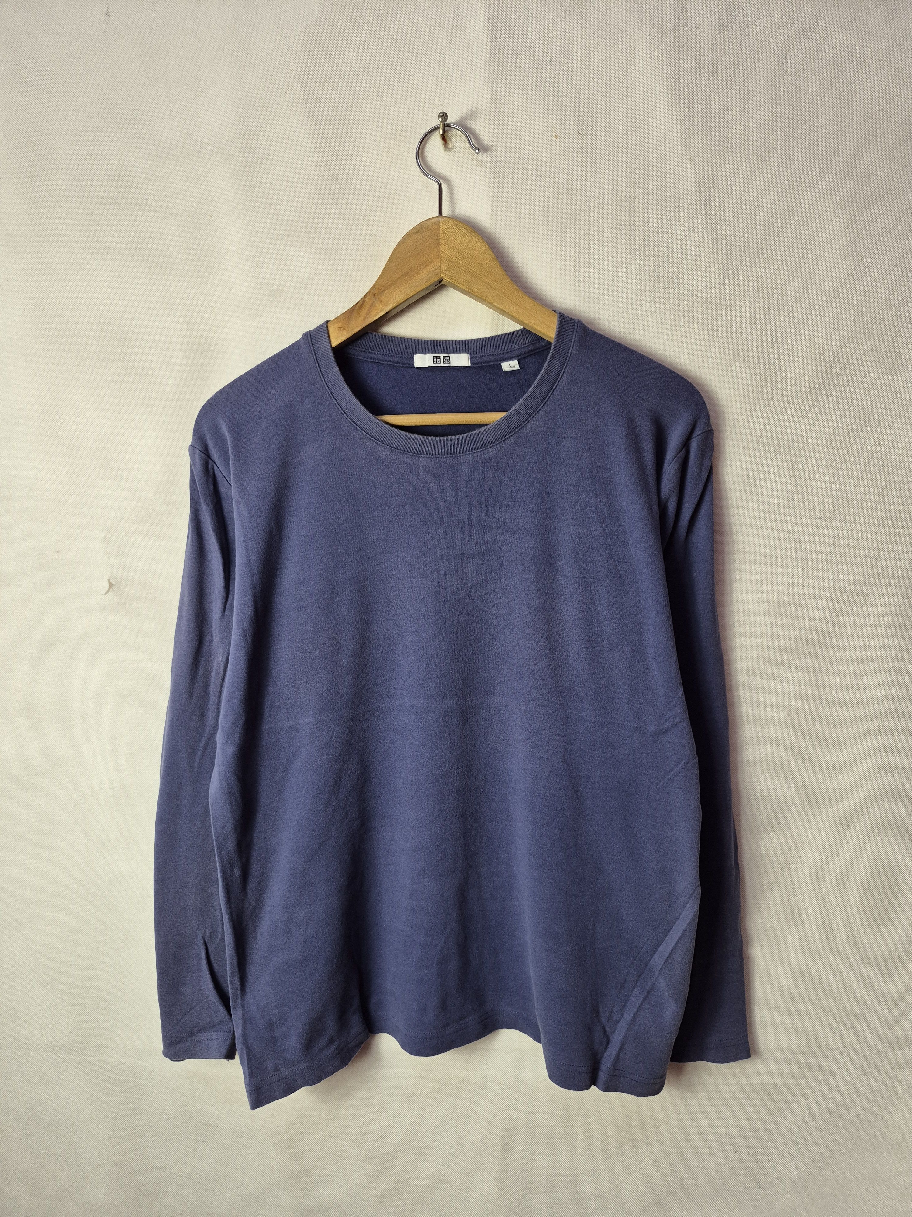Japanese Brand × Uniqlo 🔥Uniqlo Navy Blue Longsleeves Tee Size US L / EU 52-54 / 3 - 2 Thumbnail