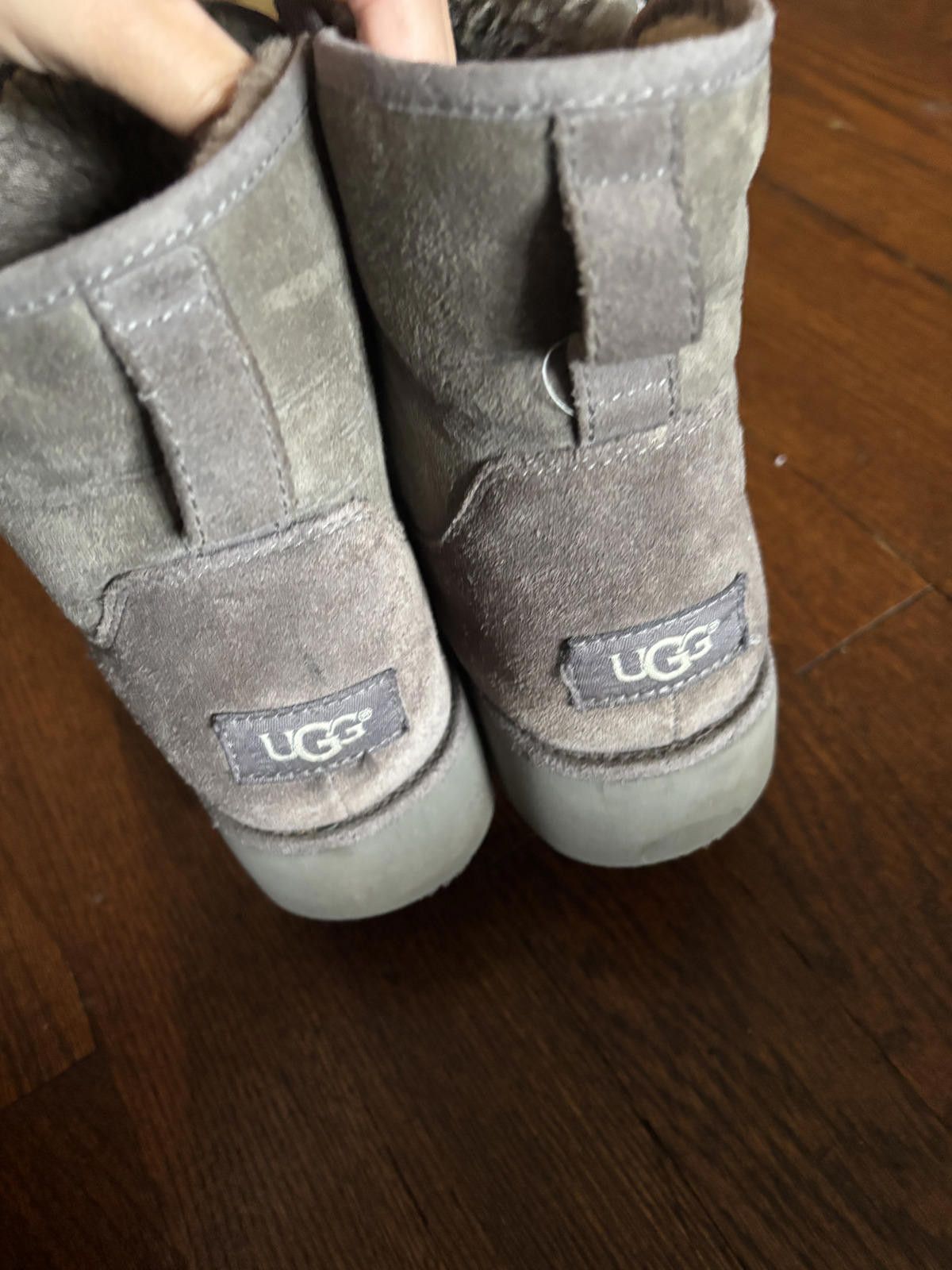 Designer Women's Gray Suede UGG Winter Boots w Shearling Lining 7.5 Size US 7.5 / IT 37.5 - 4 Thumbnail