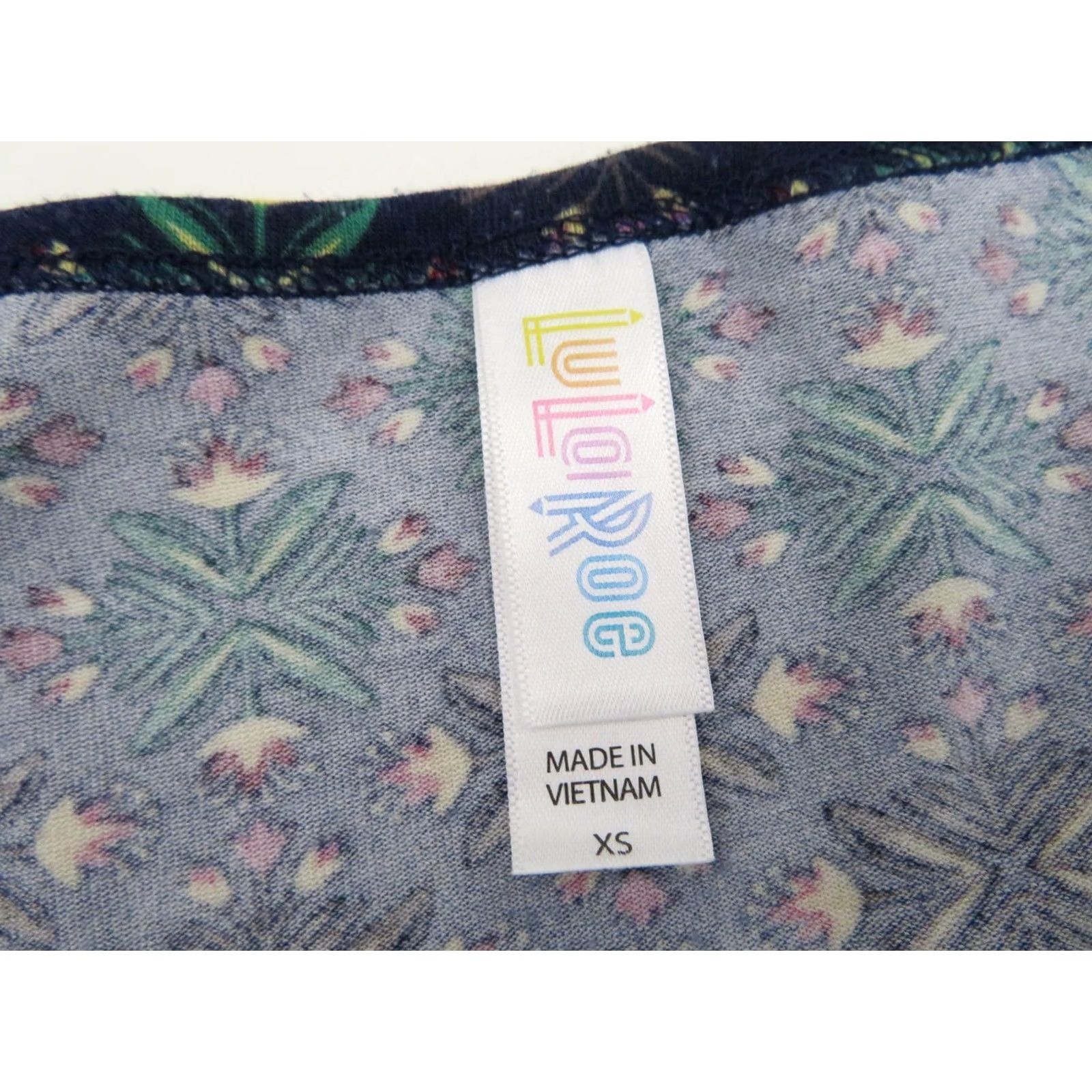 Vintage LuLaRoe Womens Floral Classic T XS Blue Green Yellow Pink Shirt Tee Top Unicorn Size XS / US 0-2 / IT 36-38 - 7 Thumbnail
