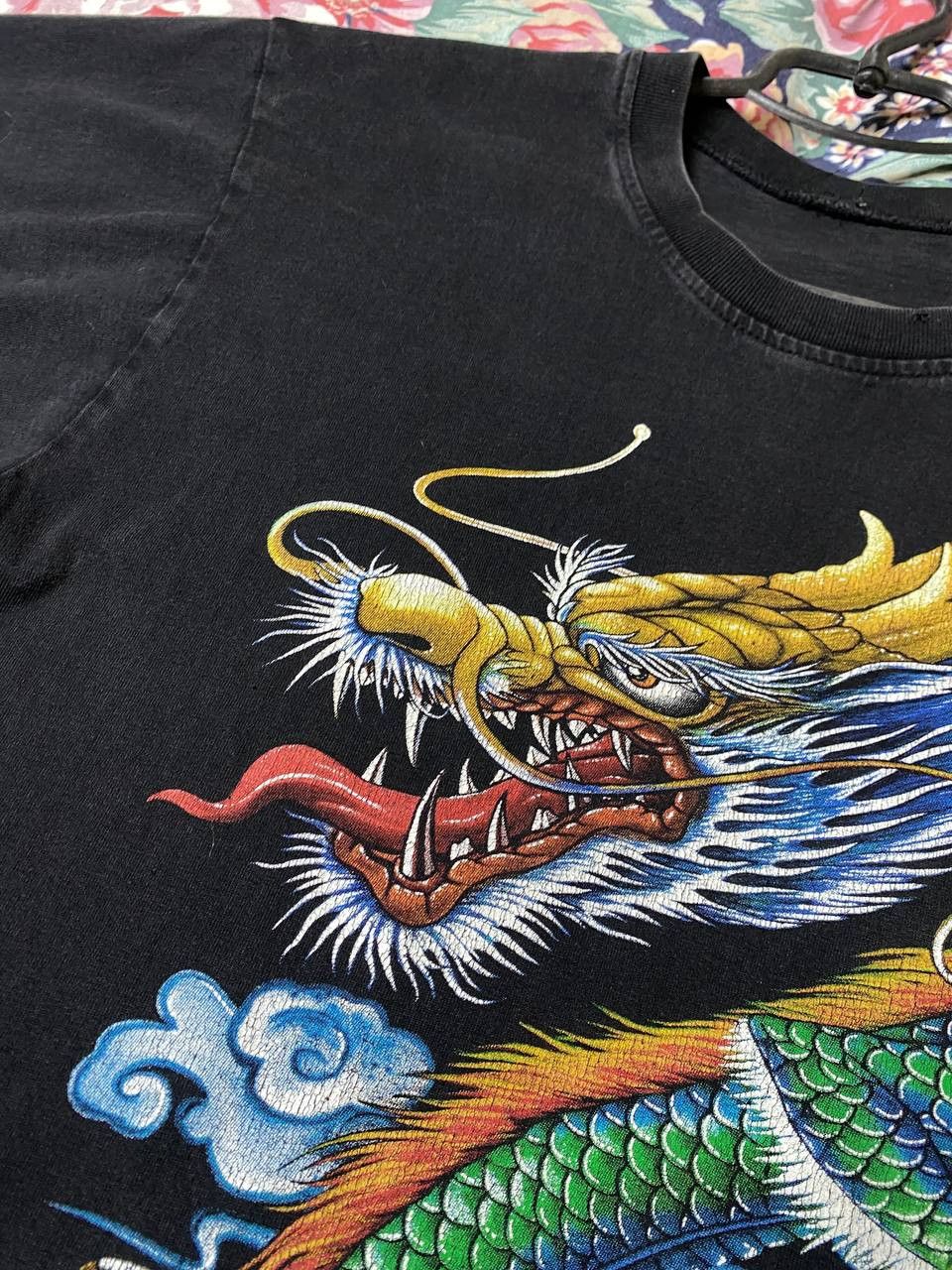 Band Tees × Vintage Vintage streetwear tee Dragon ower print Size US M / EU 48-50 / 2 - 20 Thumbnail