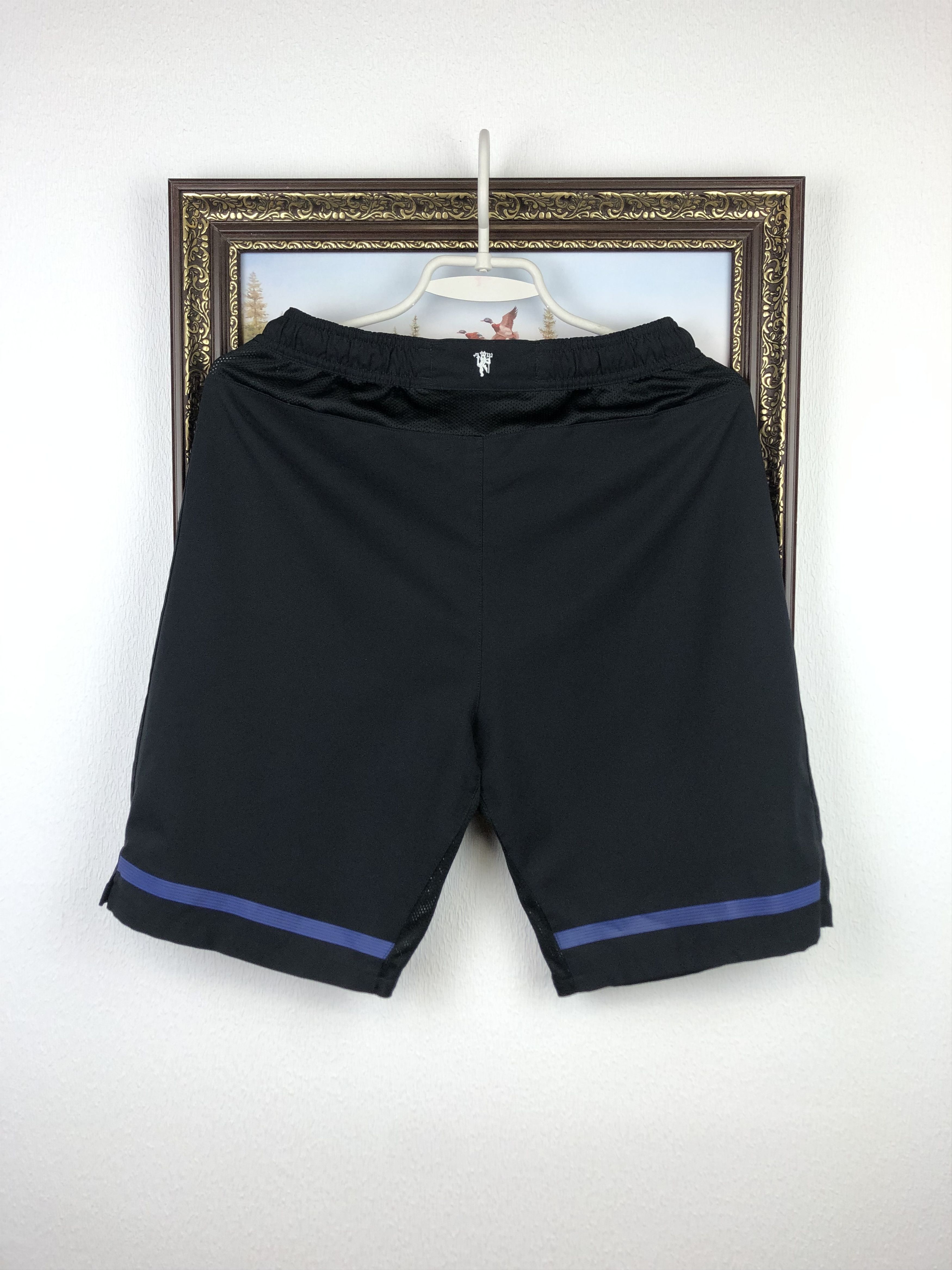 Nike Vintage Nike Manchester United Football Shorts Soccer Boys Size US 26 / EU 42 - 9 Thumbnail