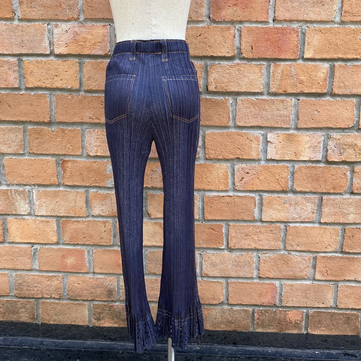 Pleats Please Issey Miyake Pleats Please Printed Jeans Flare Pants Size 25" / US 0 / IT 36 - 11 Thumbnail