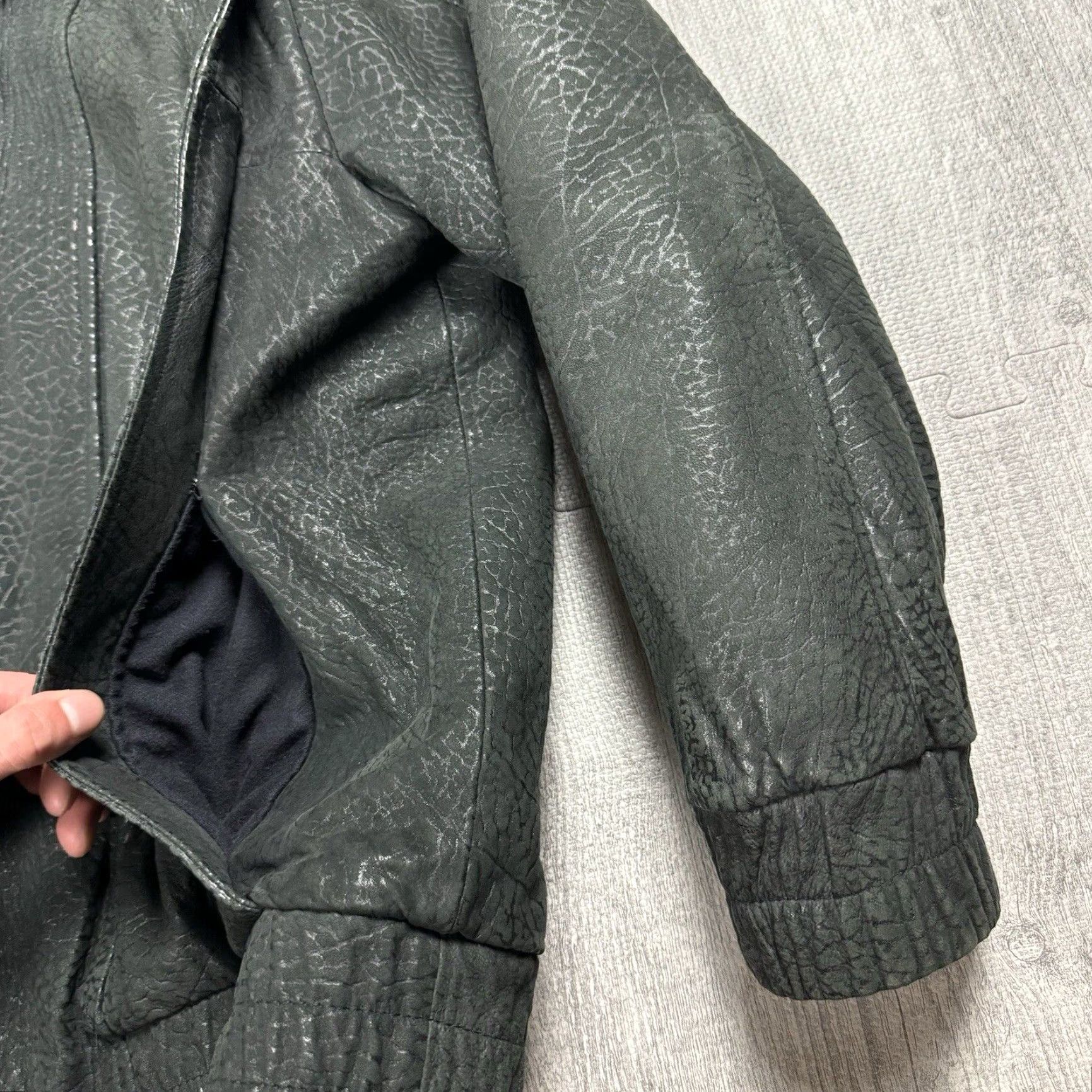 Vintage VINTAGE ANDREW MARC BLACK LEATHER JACKET ZIP CHEETAH PRINT WOMENS LARGE Bomber Jacket 80s 90s Size M / US 6-8 / IT 42-44 - 5 Thumbnail