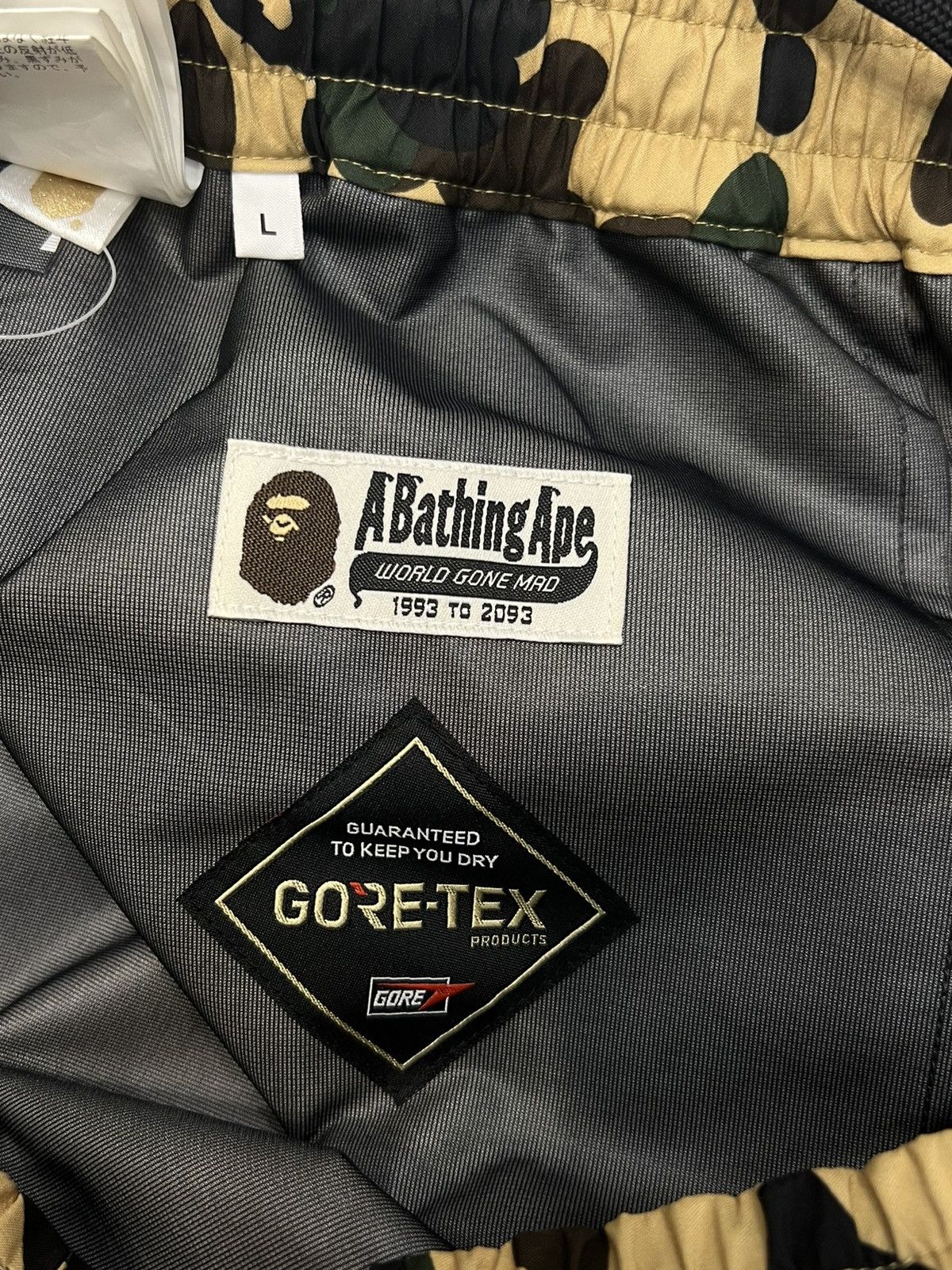 Bape Bape 1st Camo Yellow Shark GoreTex Track Pants L Size US 34 / EU 50 - 3 Thumbnail