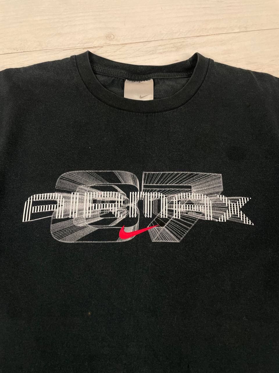 Nike Vintage Nike Air Max T-Shirt Big Logo Swoosh 00s Y2K Size US M / EU 48-50 / 2 - 4 Thumbnail