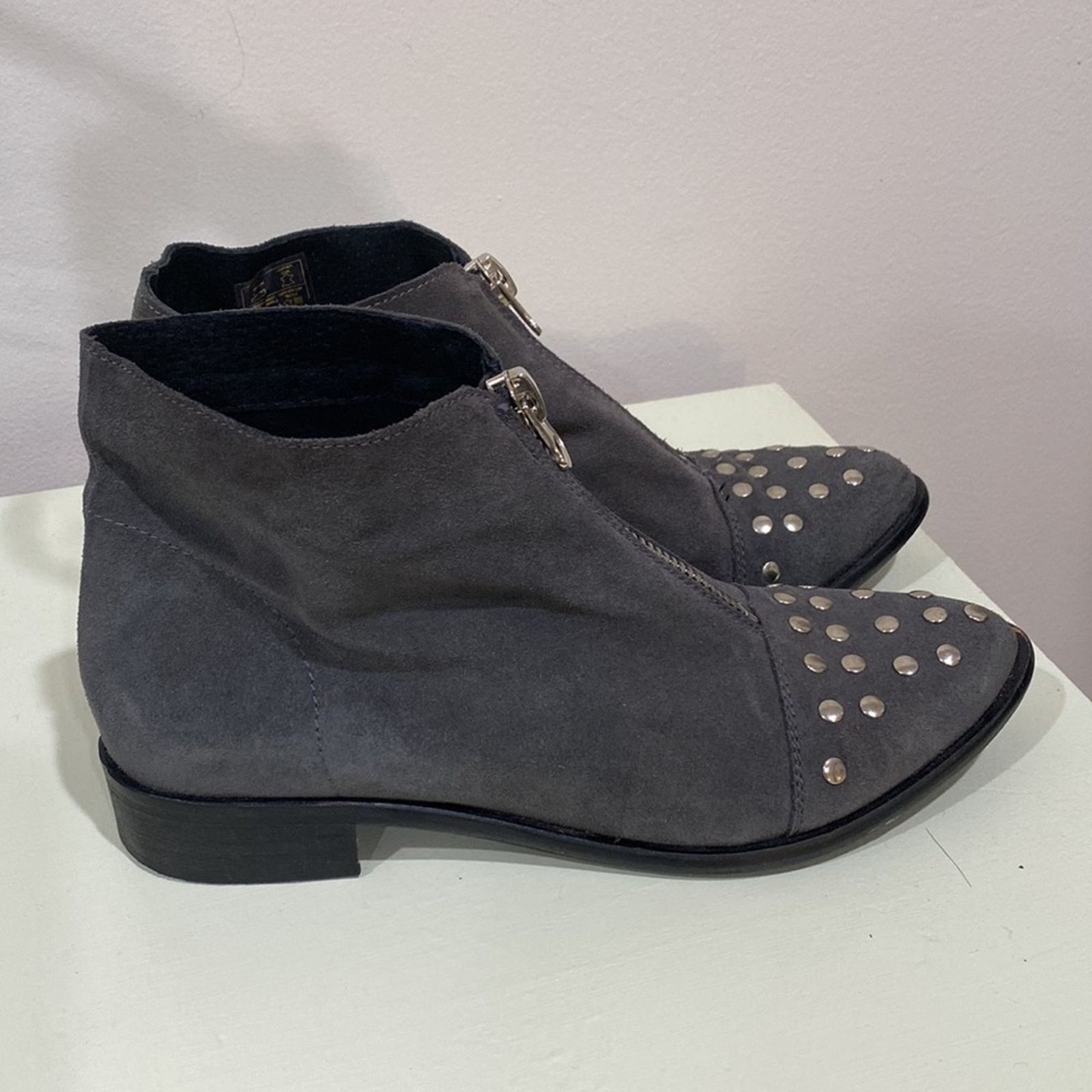 Other Musse & Cloud Gray Suede Ankle Boots Size 39 Made in Spain Size US 9 / IT 39 - 2 Thumbnail