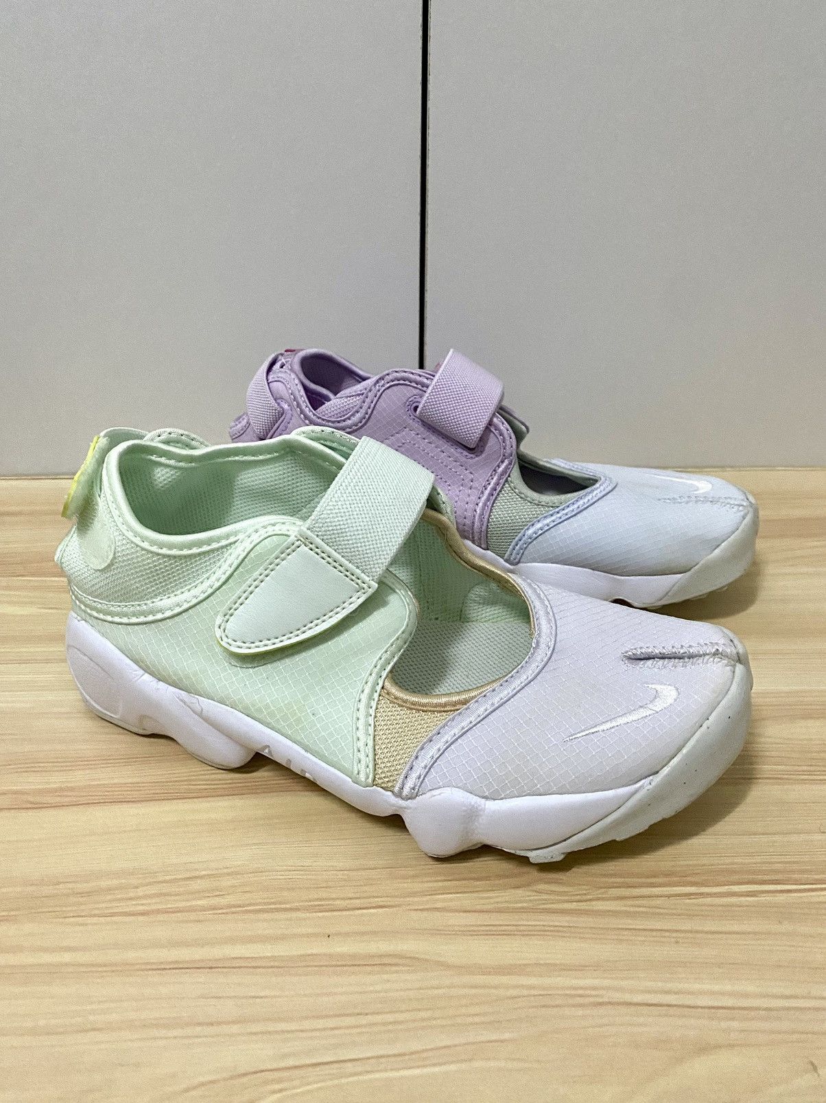 Nike Nike Air Rift Breath Aqua Tabi Women sandals Size US 7 / IT 37 - 4 Thumbnail