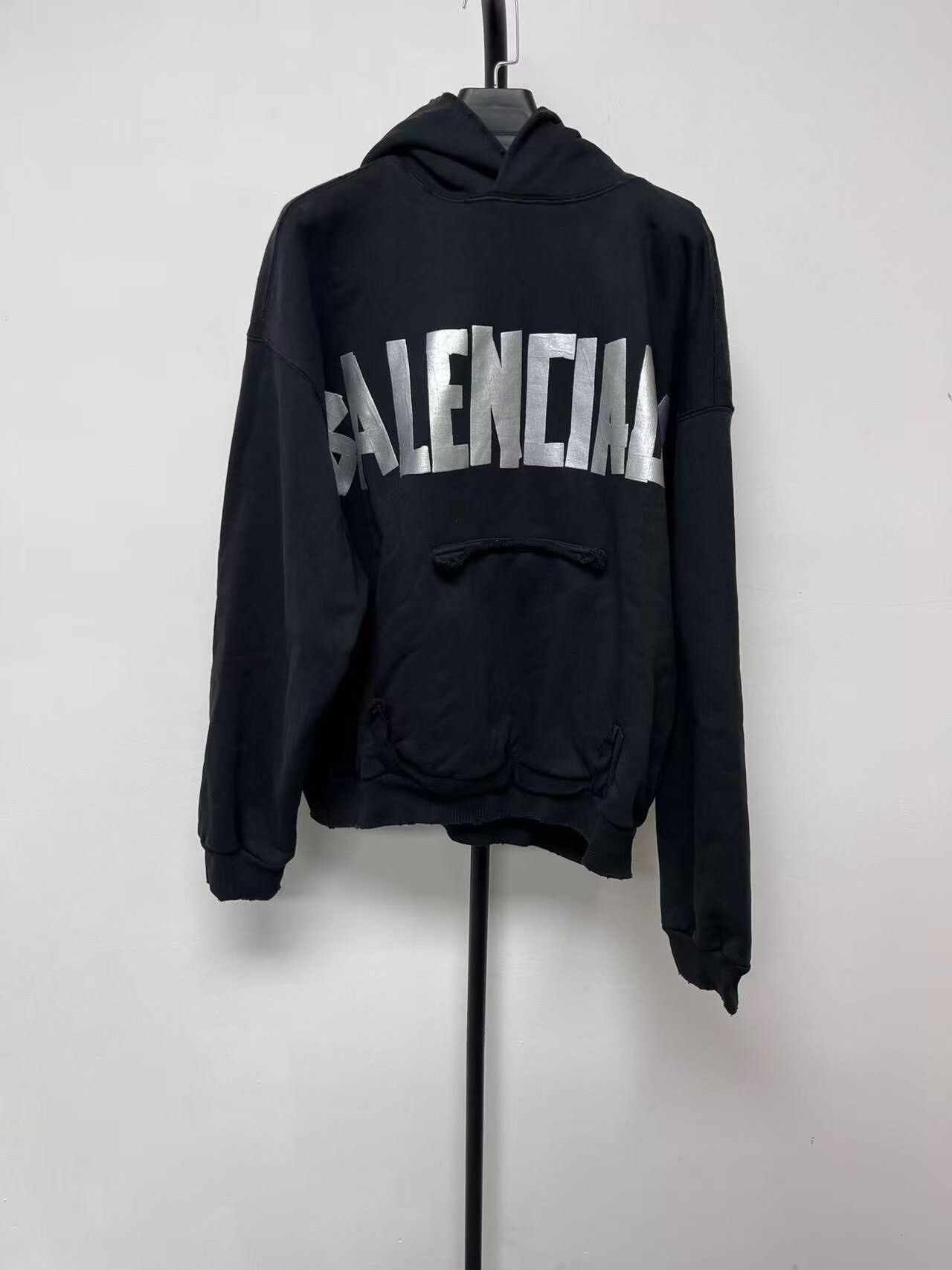 Balenciaga balenciaga logo hooded sweatshirt in black Size US XXS / EU 40 - 1 Thumbnail