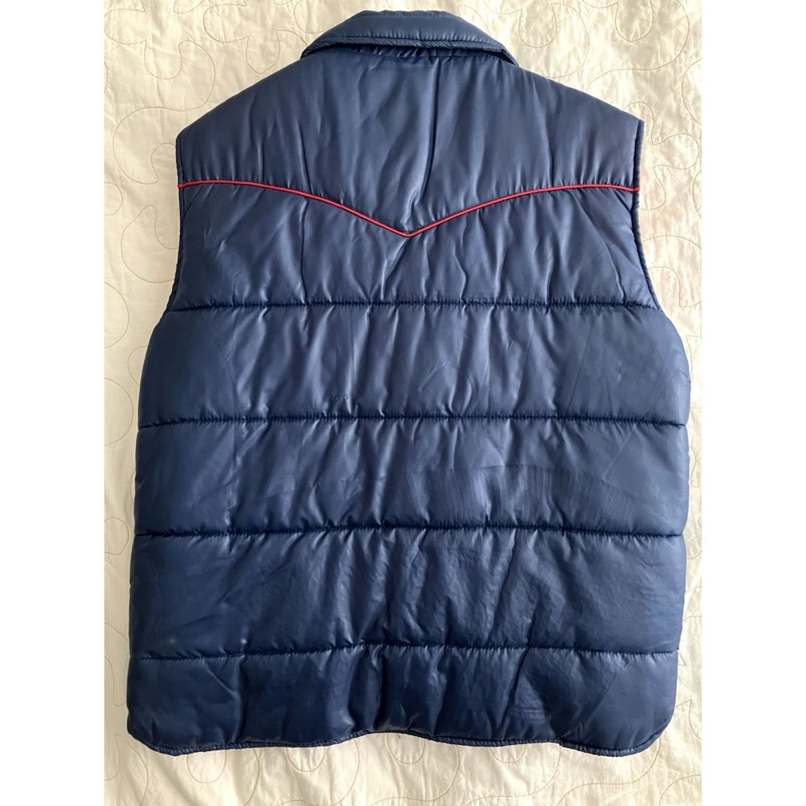 Vintage VINTAGE Martini Vest Big Blue Red Puffer Snap Button 1980s 1990s Mens Large Vest Blue Red Martini Mens Snap Button Vest 1980s Vintage 80s Puffer Vest Size US L / EU 52-54 / 3 - 4 Thumbnail