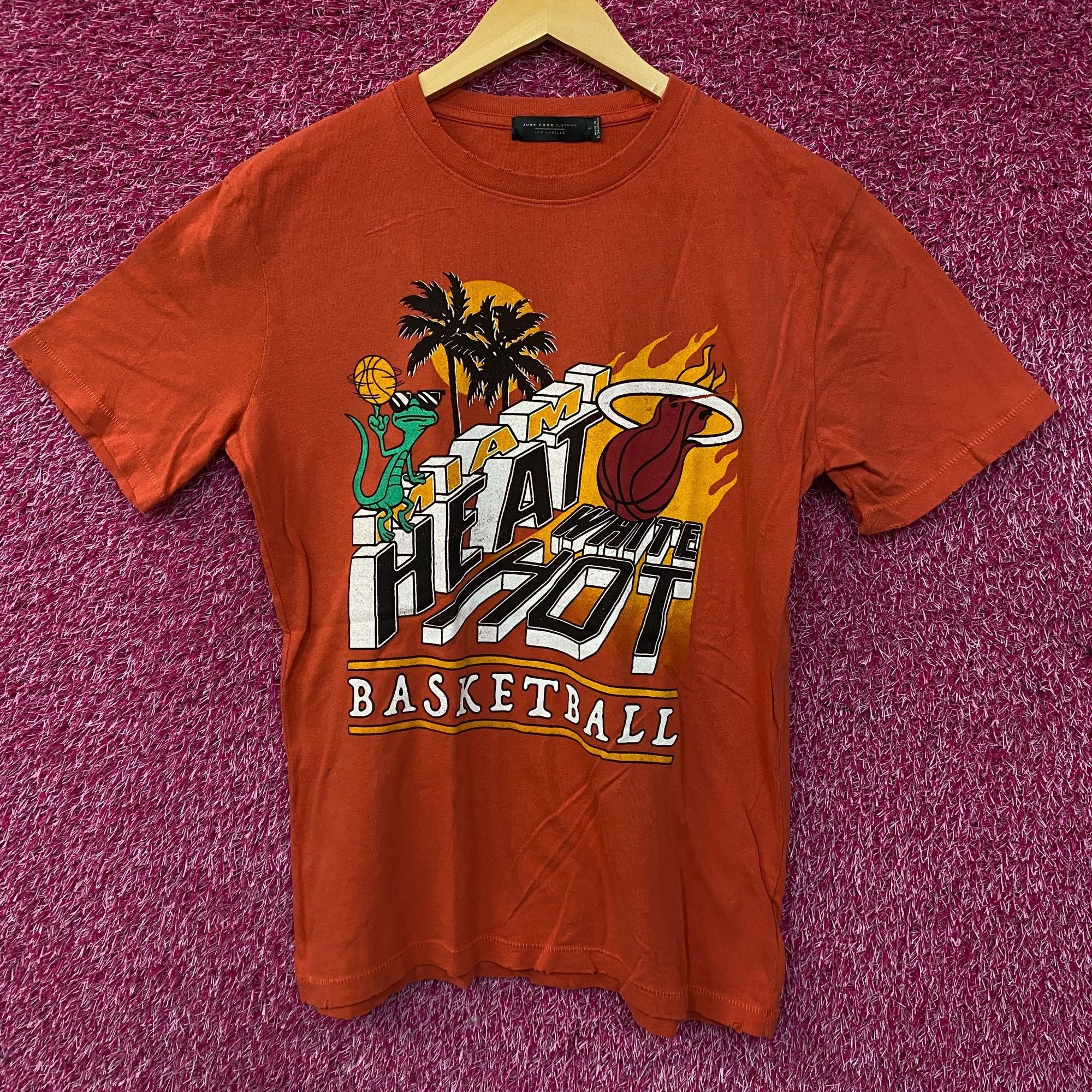 Junk Food Miami Heat White Hot Basketball Graphic T-Shirt Small Size US S / EU 44-46 / 1 - 1 Thumbnail
