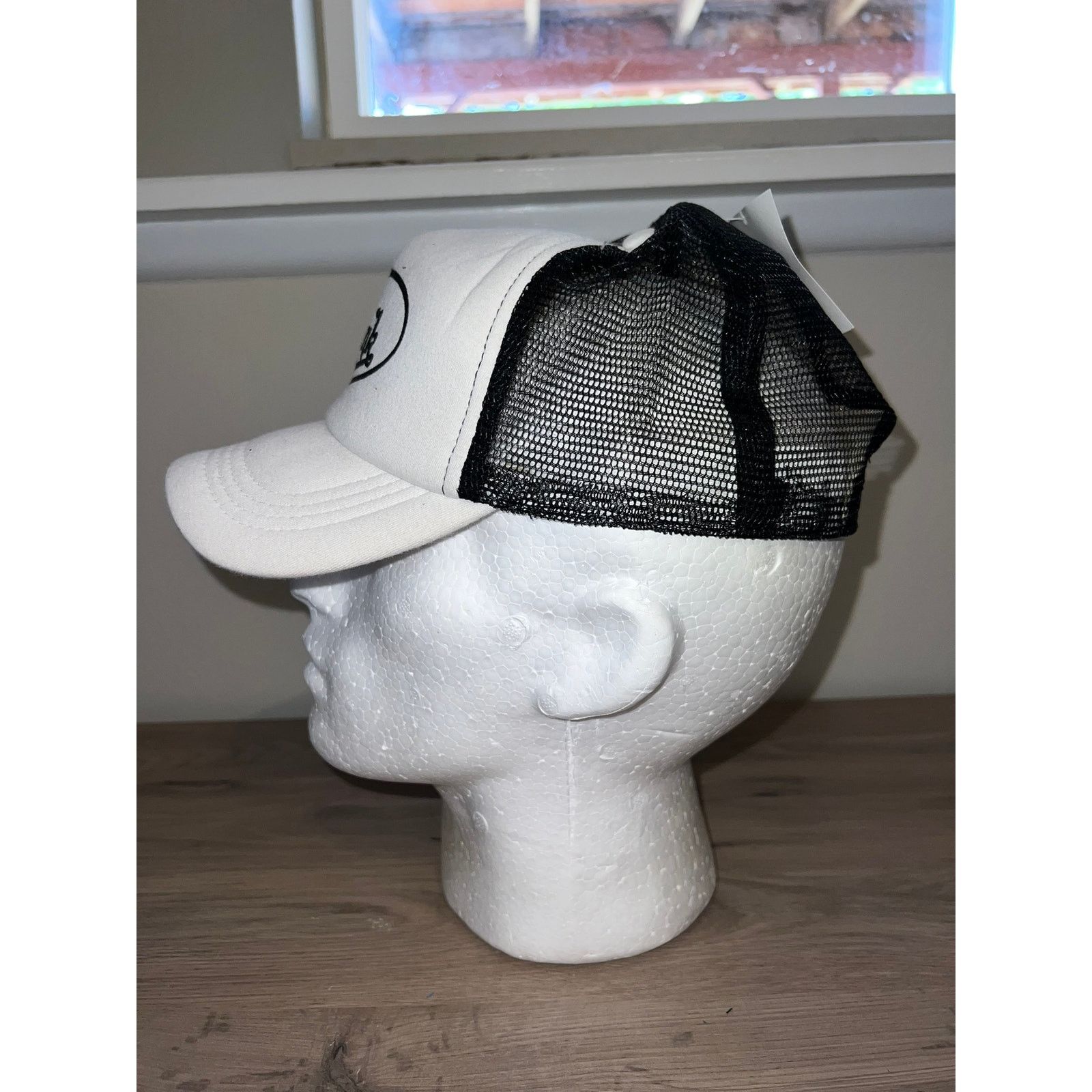 Vintage Y2K Von Drunk White Black Trucker Hat Designer Spoof 2000s Size ONE SIZE - 3 Thumbnail