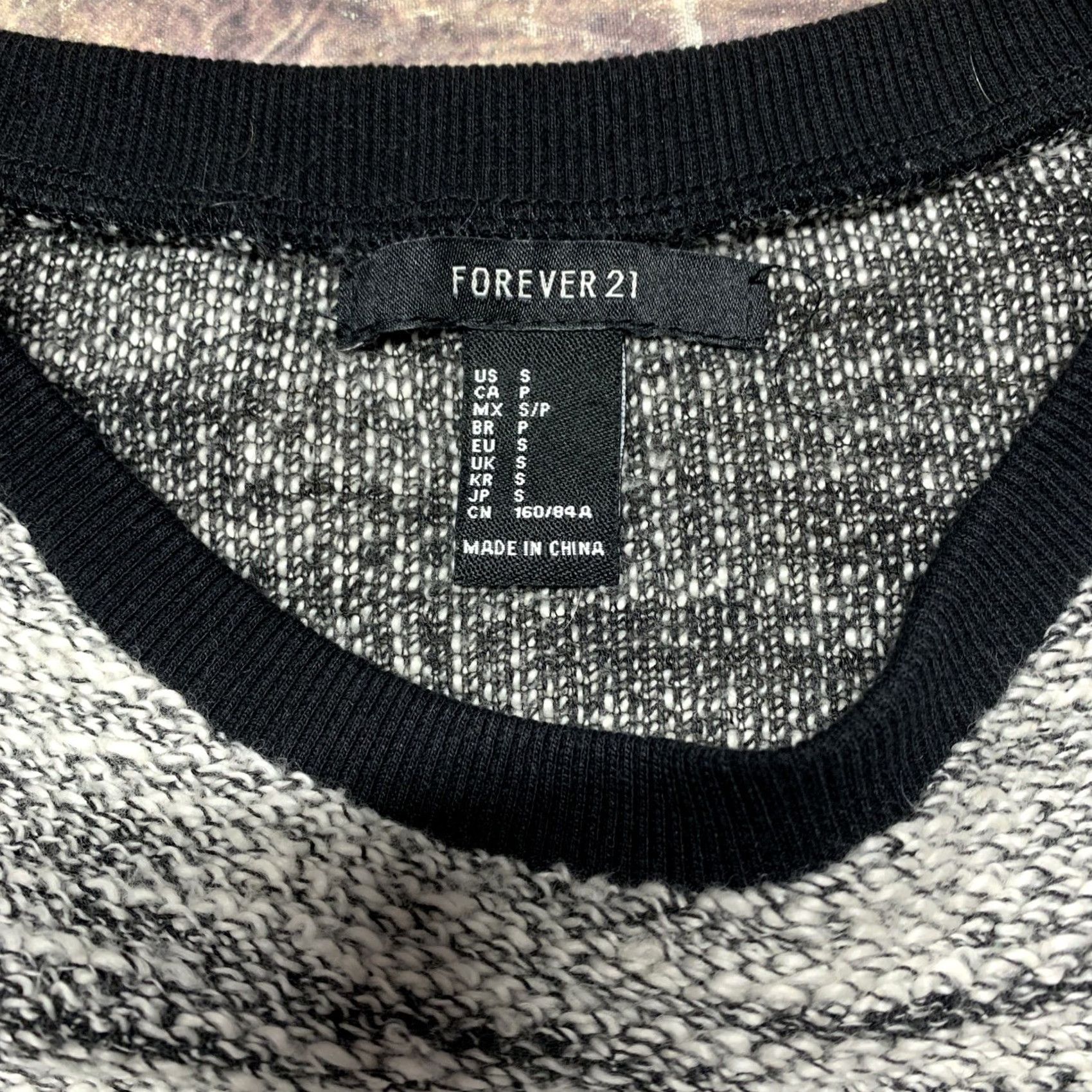 Forever 21 FOREVER 21 Sweater Pullover Size Small Black White Gray Casual Lightweight Women Knit Multicolor Solid Long Sleeve Crew Neck Pullover Traditional Size S / US 4 / IT 40 - 2 Thumbnail