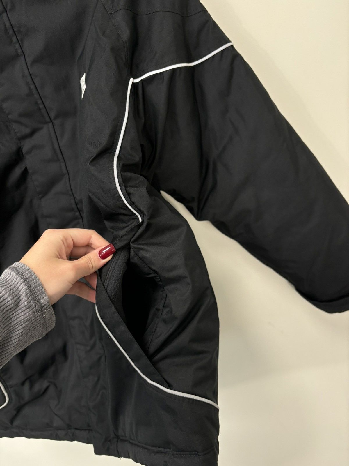 Nike Vintage Nike Big Swoosh Logo Black Hype Down Puffer Jacket Size US S / EU 44-46 / 1 - 11 Thumbnail