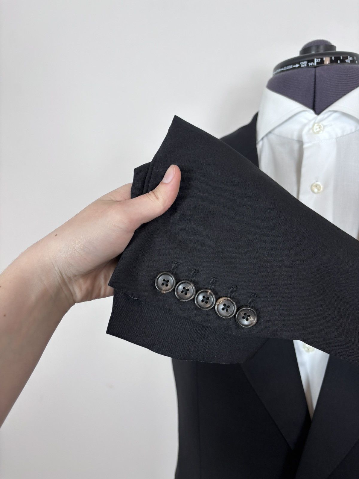 Gucci Gucci Tom Ford Era Men’s 2-Piece Black Wool Suit Size 42L - 7 Thumbnail