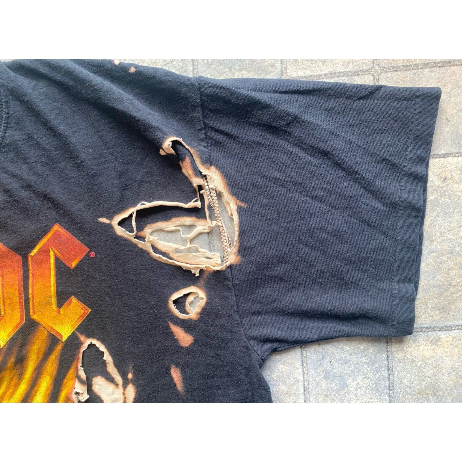 Vintage VINTAGE All Sport T-Shirt XL Men Black 90s Band AC/DC Bonfire 2000-2009 Flaws Single Stitch Short Sleeve 2001 Y2K Size US XL / EU 56 / 4 - 6 Thumbnail