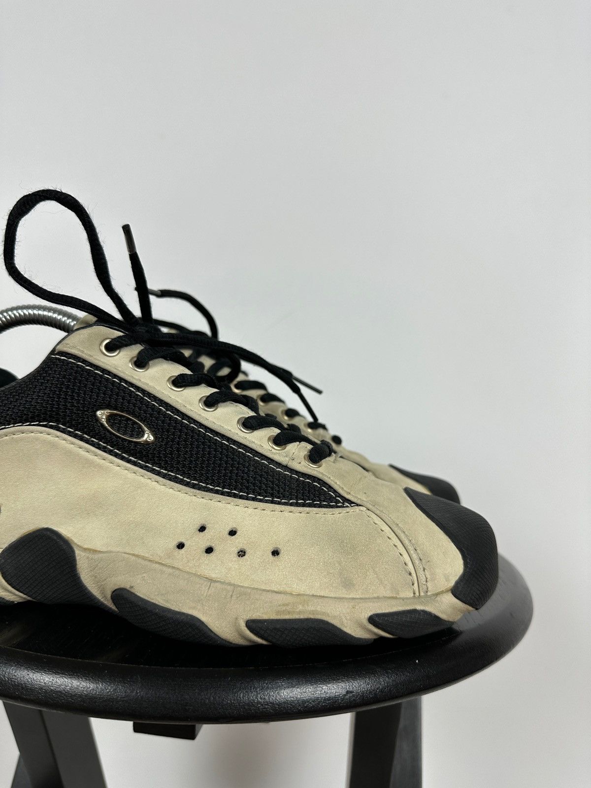 Oakley 00s Vintage Oakley Beige/Black Leather Low Top Sneakers Size US 6.5 / EU 39-40 - 14 Thumbnail