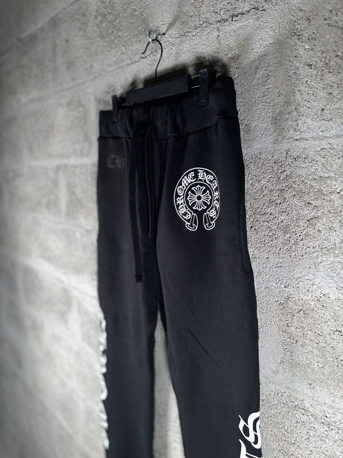 Chrome Hearts Chrome Hearts horseshoe sweatpants Size US 32 / EU 48 - 2 Thumbnail