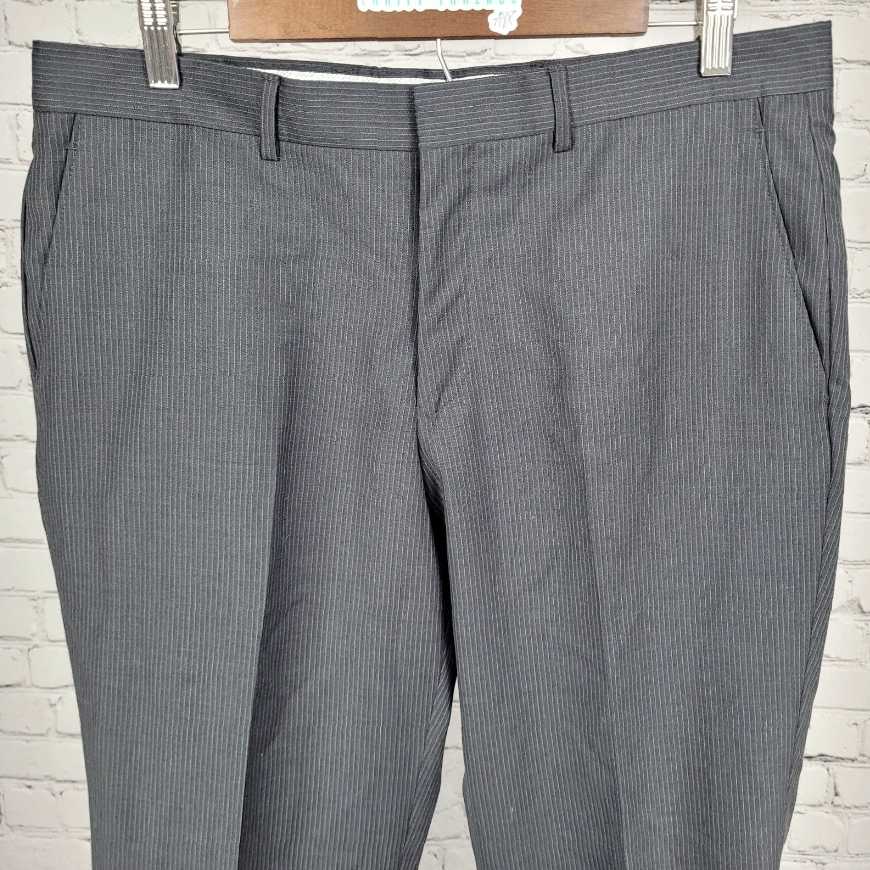 Jos. A. Bank VINTAGE Jos A Bank Charcoal 100% Wool Pinstriped Flat Front Dress Pants 34x28.5 Size US 34 / EU 50 - 4 Thumbnail