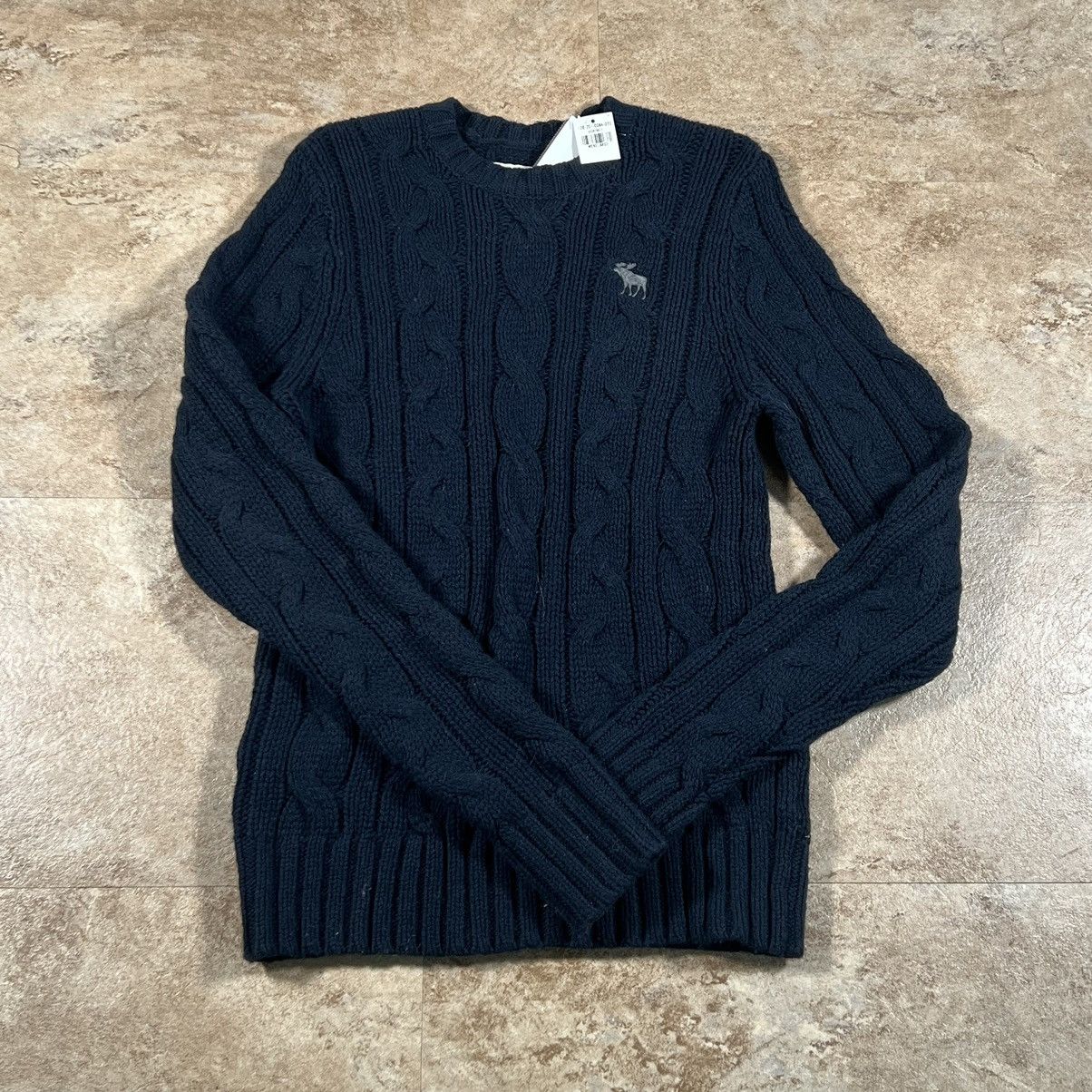 Abercrombie and fitch cable fashion knit sweater