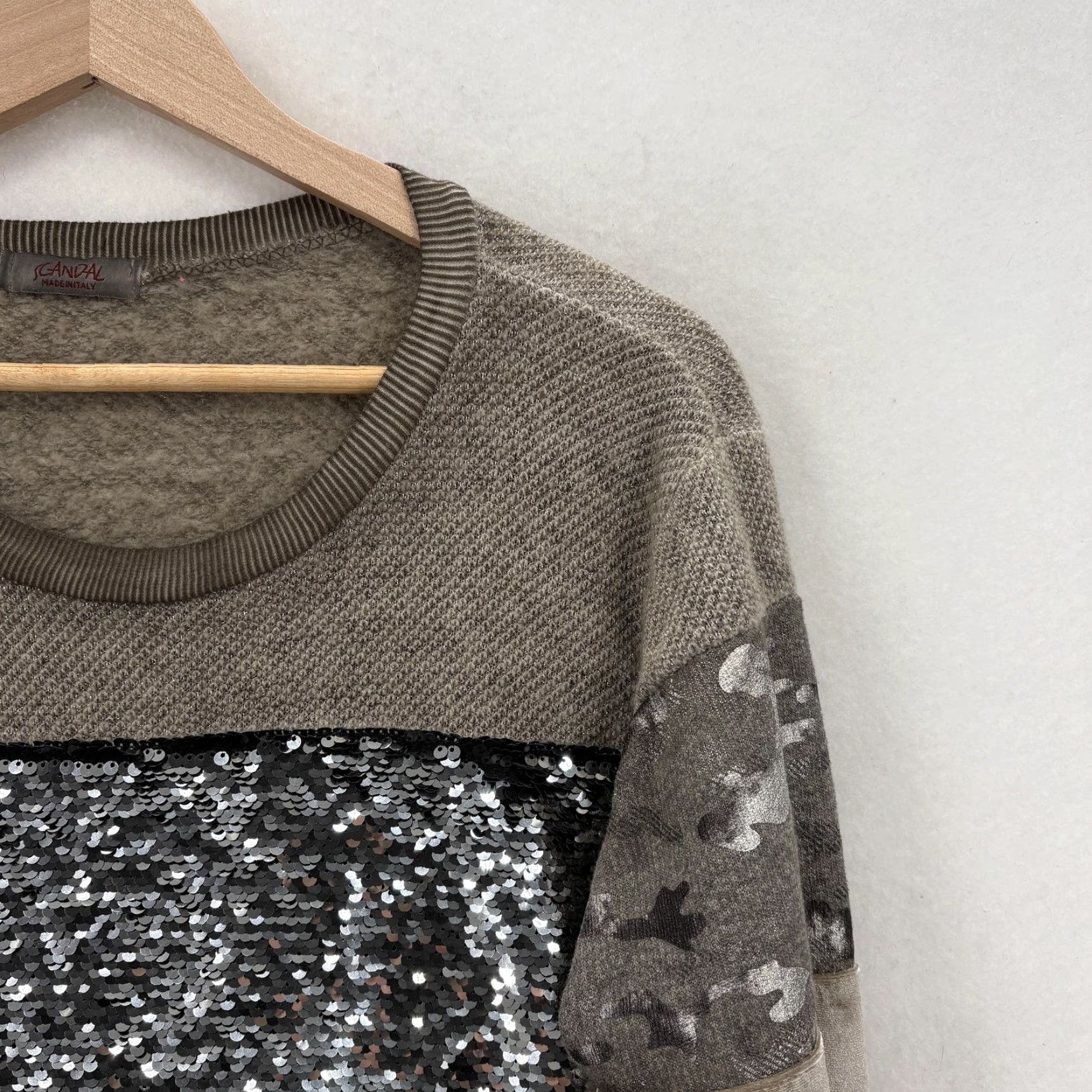 Vintage VINTAGE Scandal Sweater Womens Beige Camouflage Sequin Crew Neck Pullover Italy Boho S Beige Womens Crew Neck Long Sleeve Knit Moir? Size S / US 4 / IT 40 - 2 Thumbnail