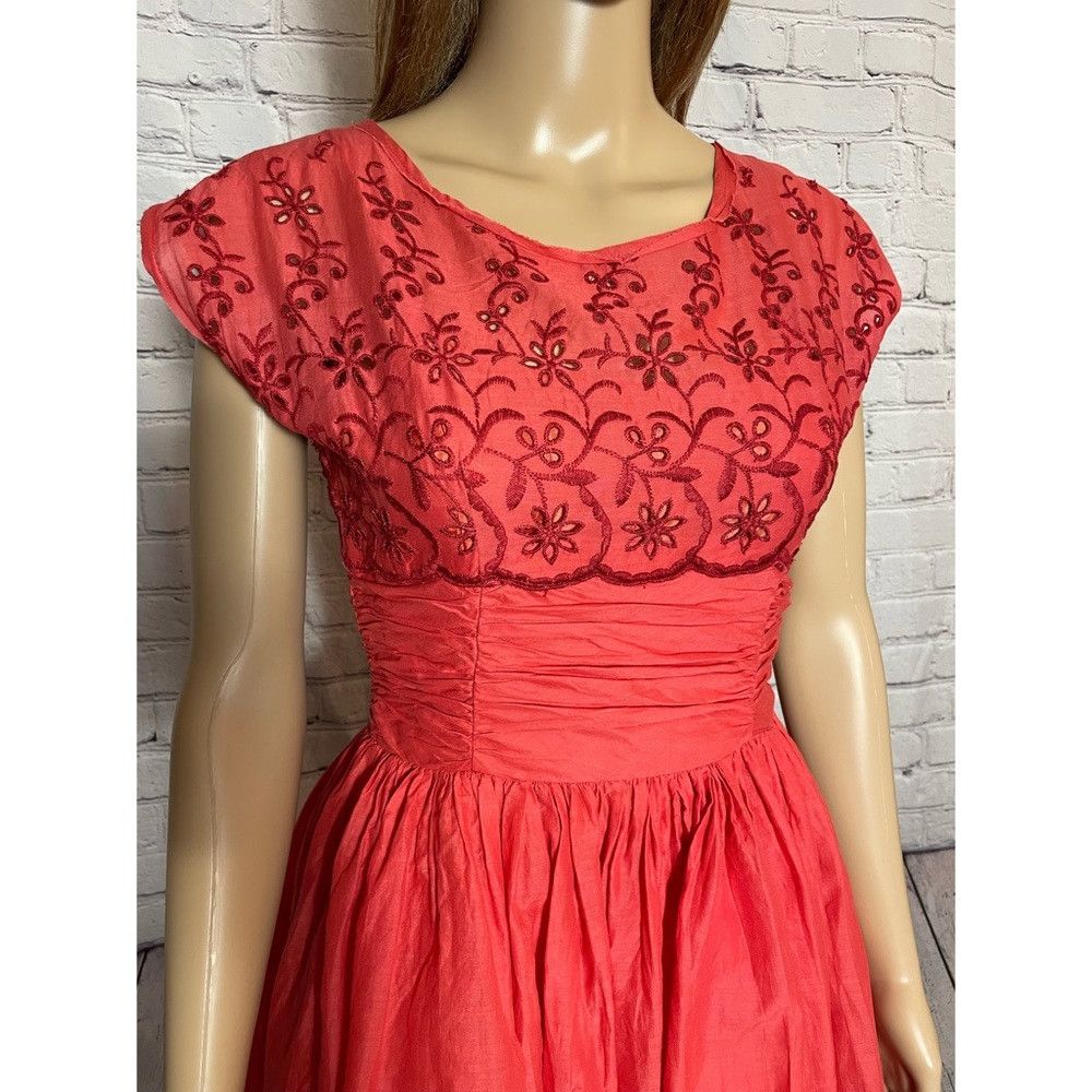Free People Free People Rose Garden Eyelet Embroidered Red Poppy Dress Size XS / US 0-2 / IT 36-38 - 3 Thumbnail
