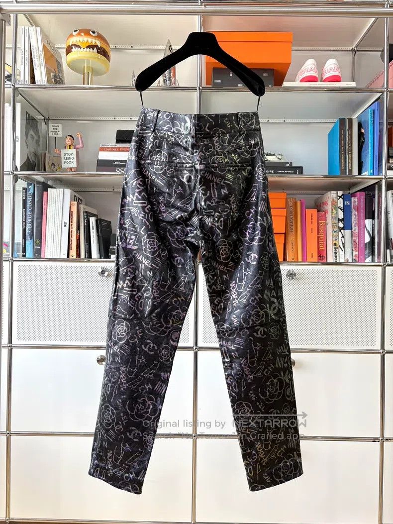 Chanel Chanel 19A black and purple neon graffiti camelia leather Size 25" / US 0 / IT 36 - 3 Thumbnail