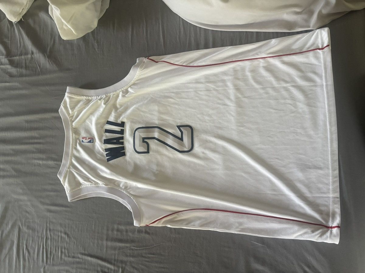 NBA John Wall white city edition Nba Nike jersey Size US L / EU 52-54 / 3 - 2 Thumbnail