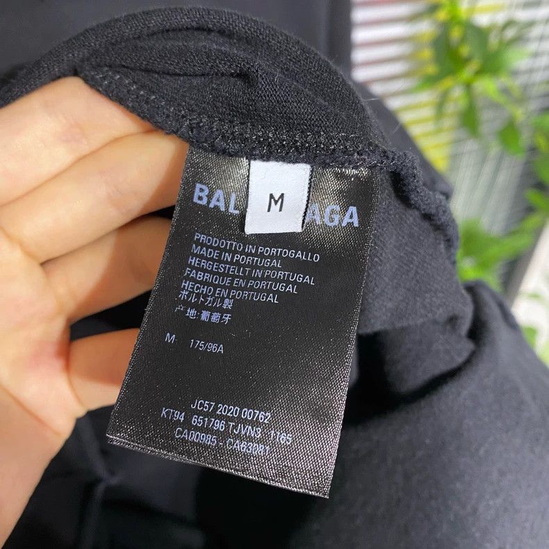 Balenciaga Balenciaga Hoodie + demna signature + destruction Size US M / EU 48-50 / 2 - 8 Thumbnail