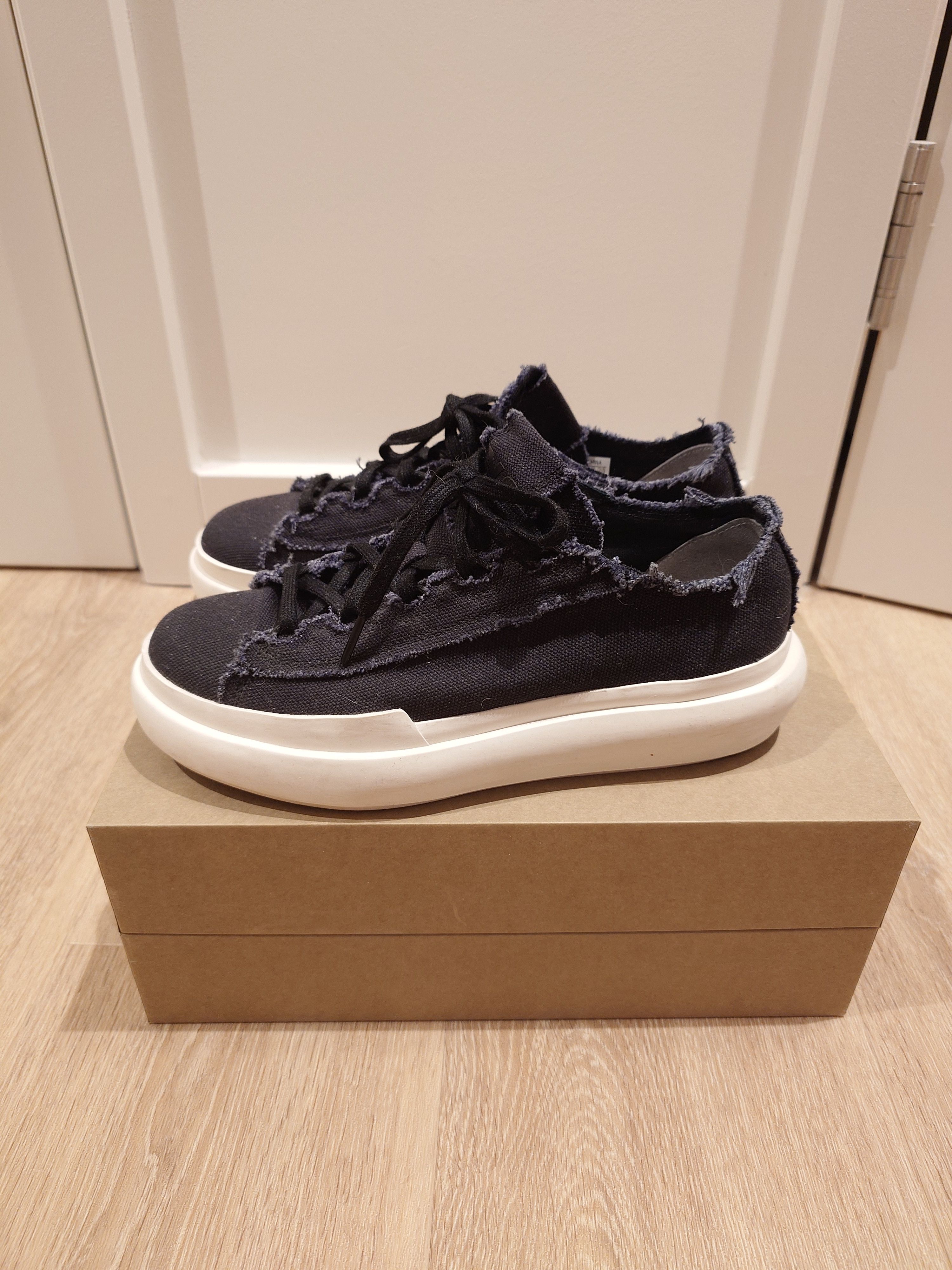 Y-3 Y-3 Nizza Low Size US 7 / IT 37 - 3 Thumbnail