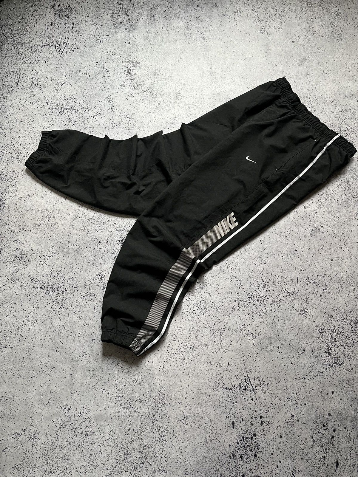 Vintage Vintage Nike Baggy Track Pants Drill Swoosh Big Logo Nylon Size US 32 / EU 48 - 1 Thumbnail